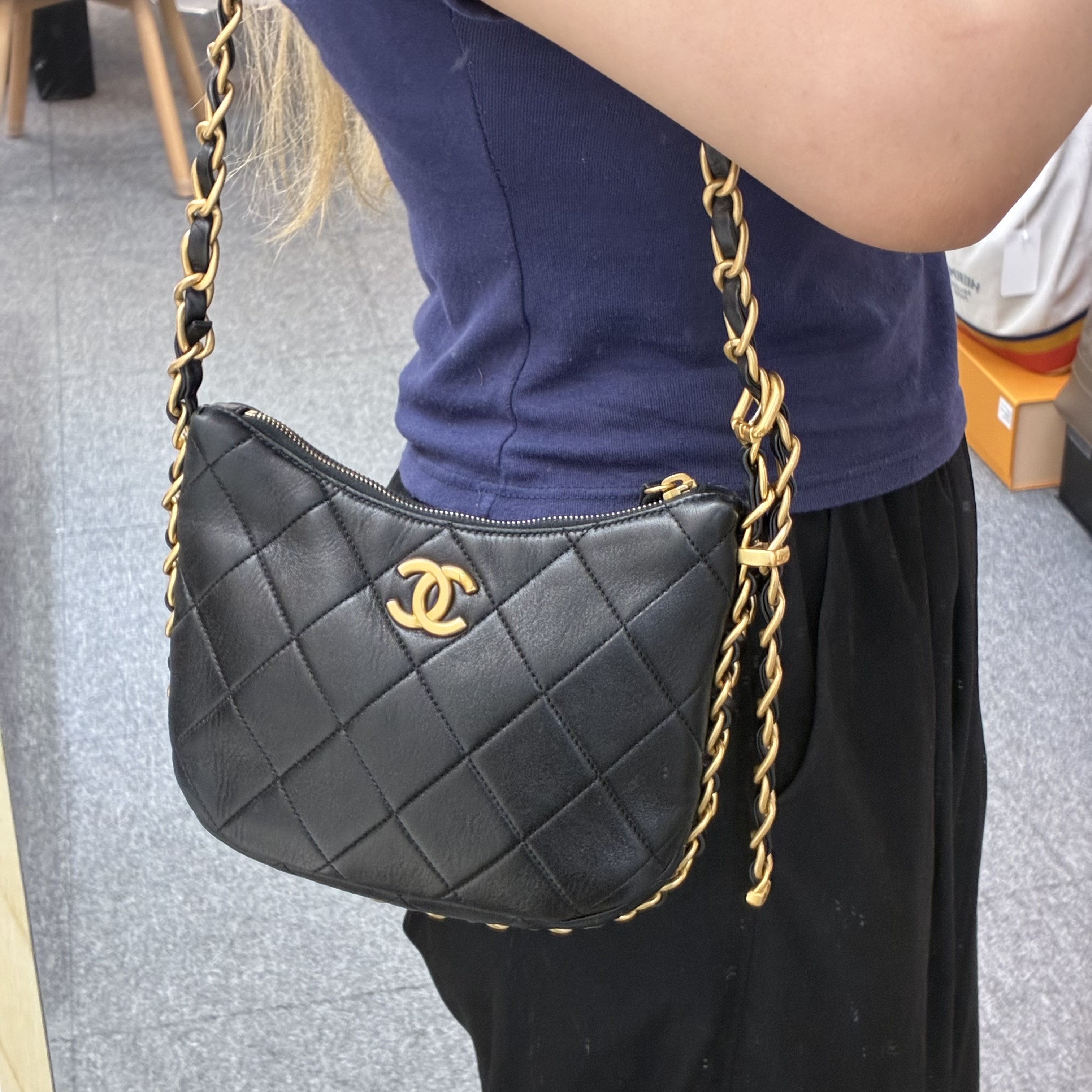 Chanel 23K 皮穿拉鍊單肩包 可調節