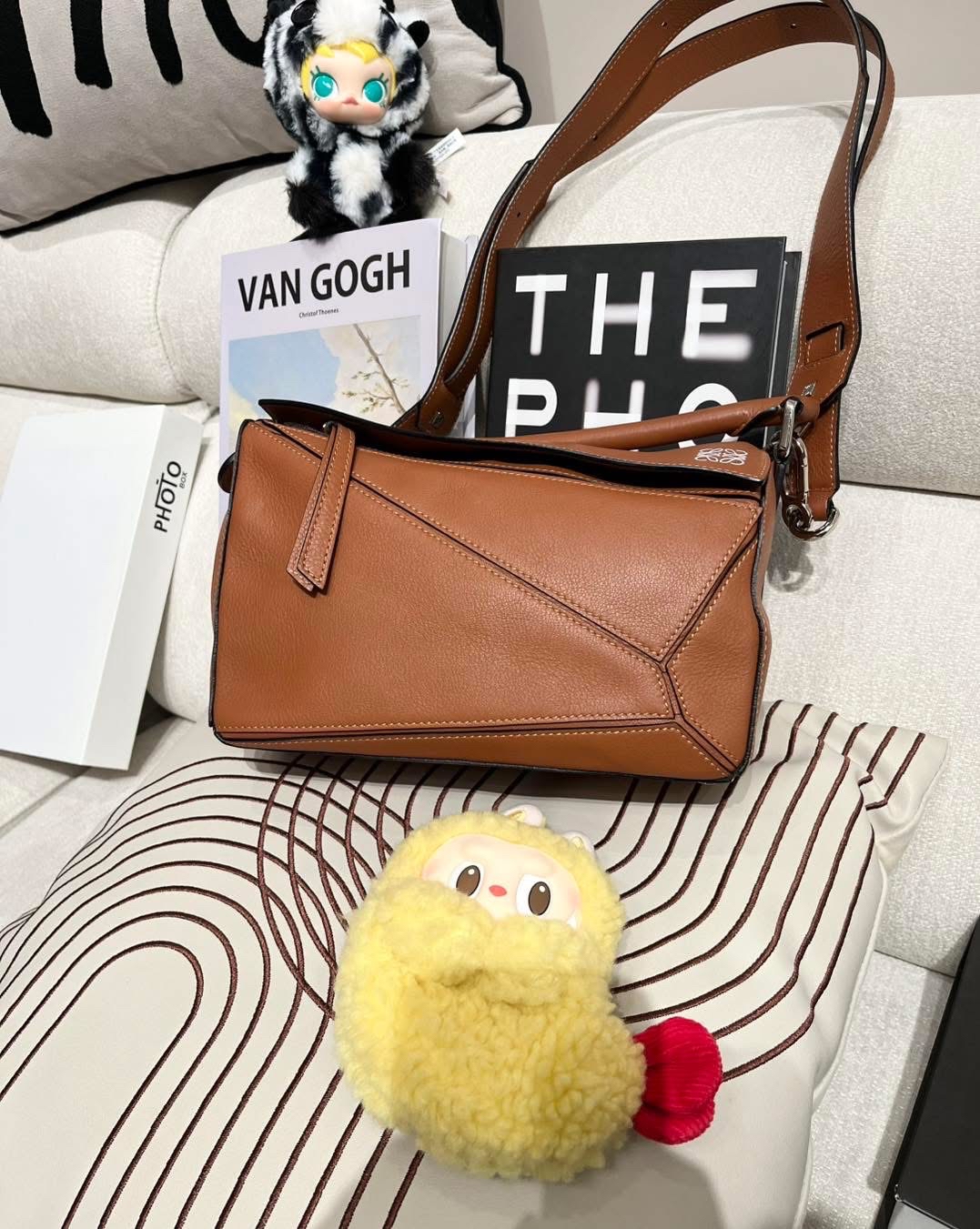 Loewe puzzle small tan calfskin  100%Authentic, 95%New✅Dust bag