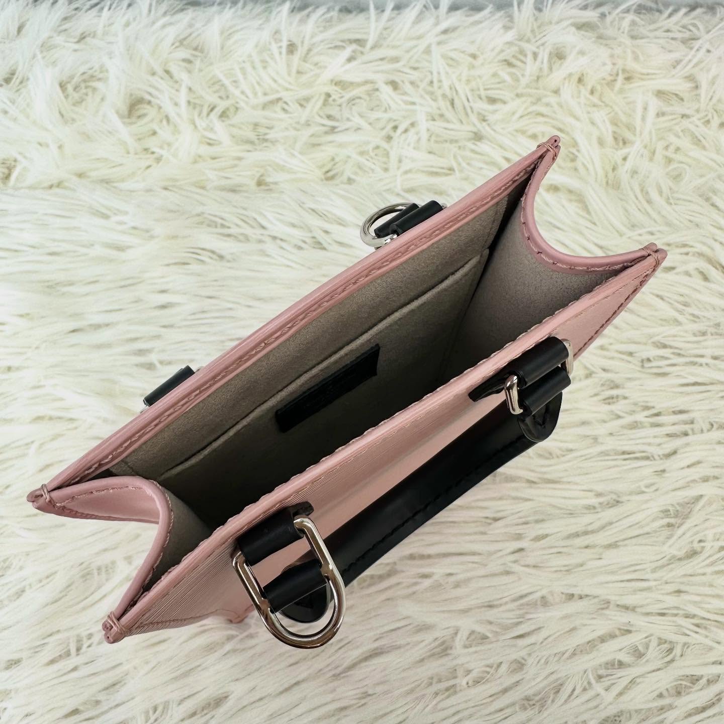 LV🤍PRE OWNED Petit Sac Plat 水波紋粉色琴譜包 🩷