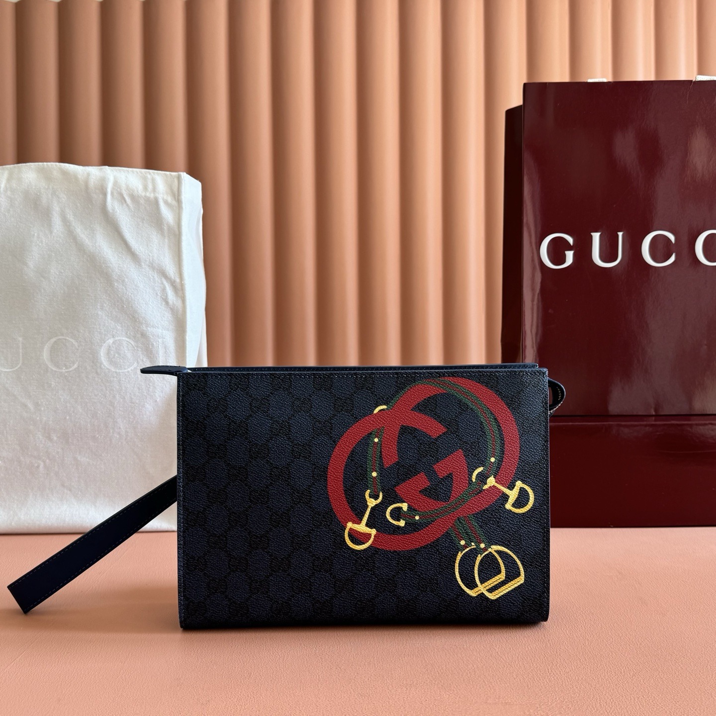 【原單】GUCCI 新年系列互扣式馬鐙印花手拿袋