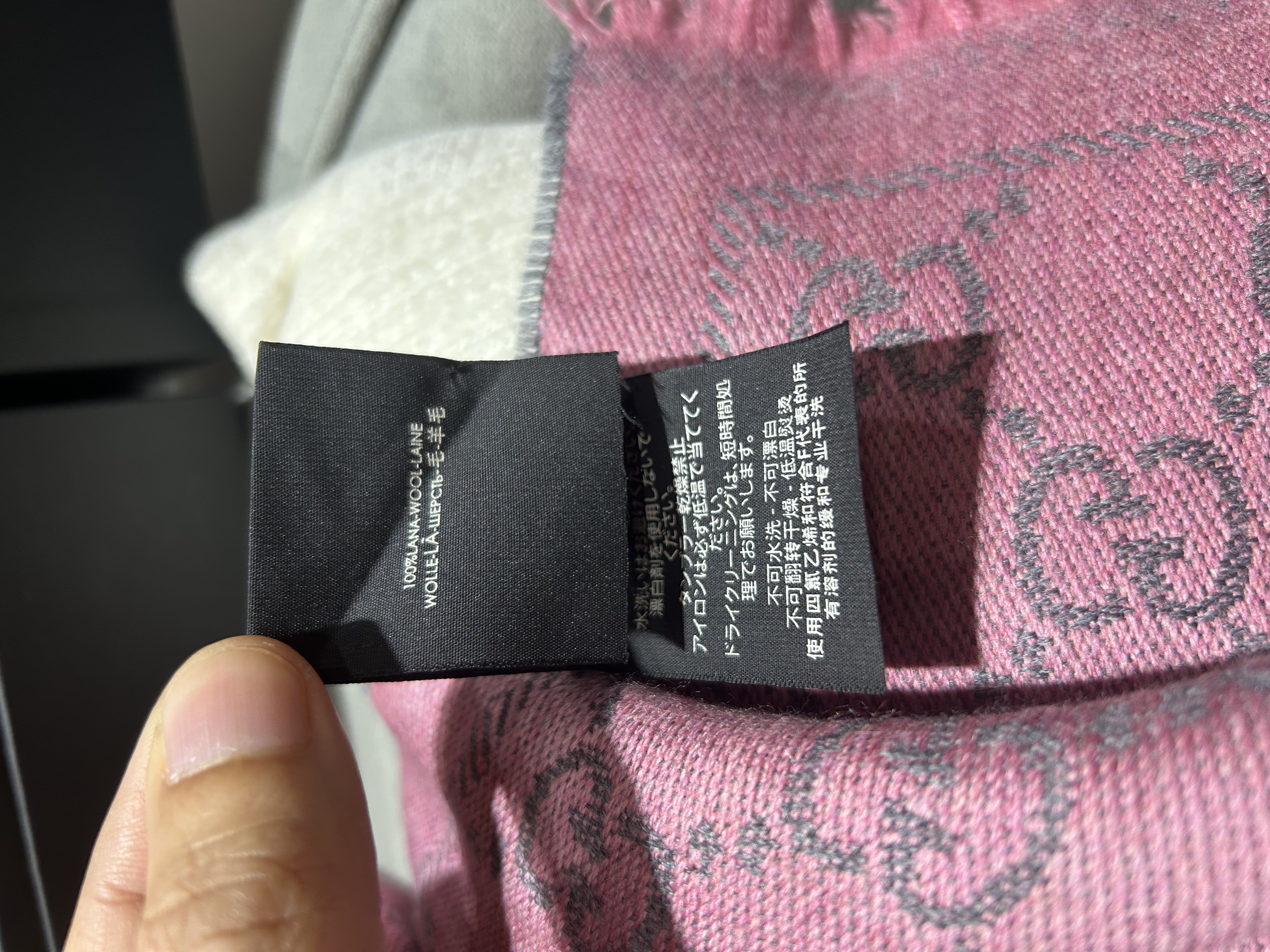 GUCCI scarf wool GG Monogram Scarf GG羊毛經典頸巾/圍巾 ，100%Authentic, 98%New