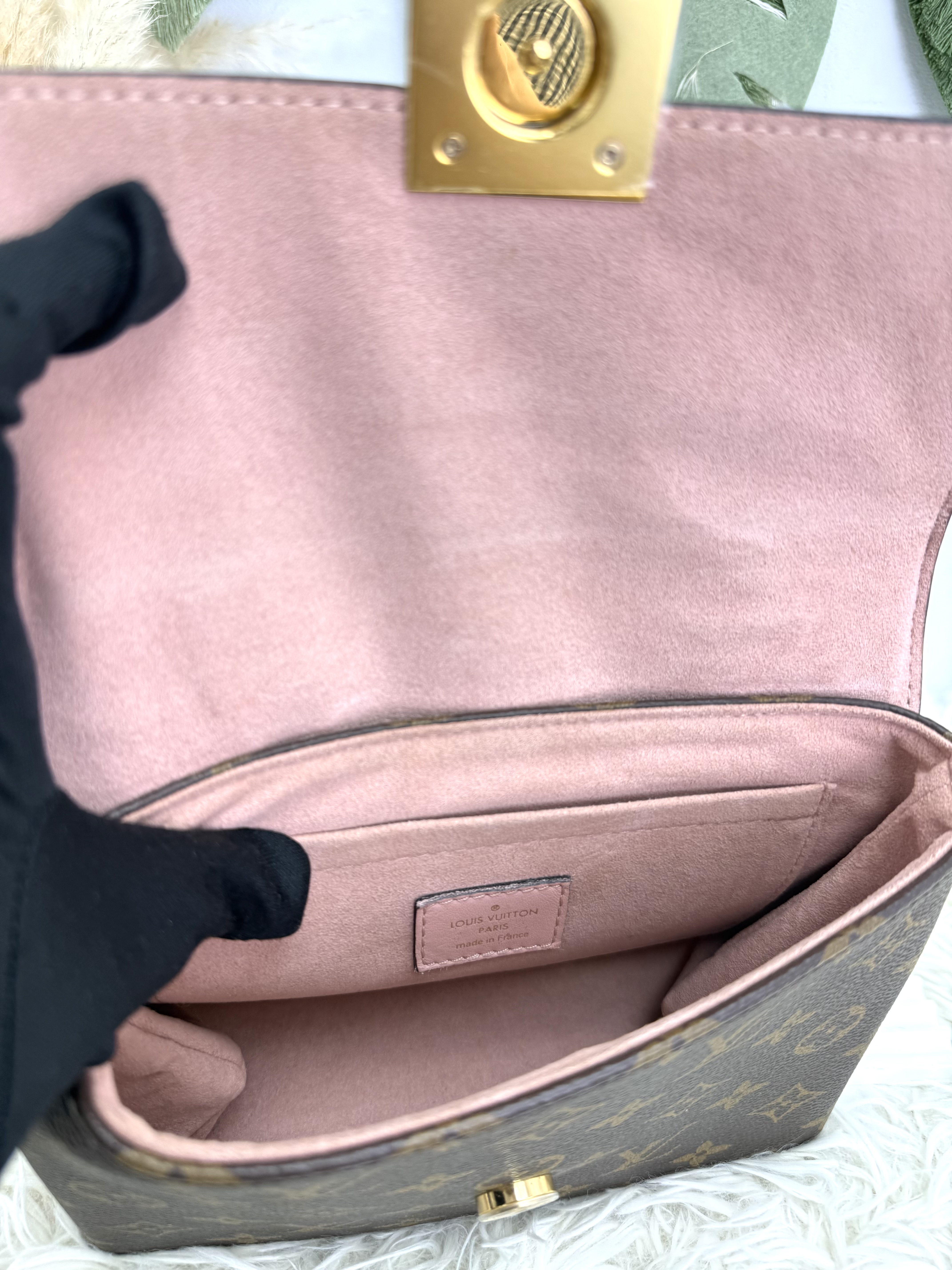 Lv👜 PRE OWNED 🛍️ locky bb金色鎖頭郵差包+Twilly 有塵袋 