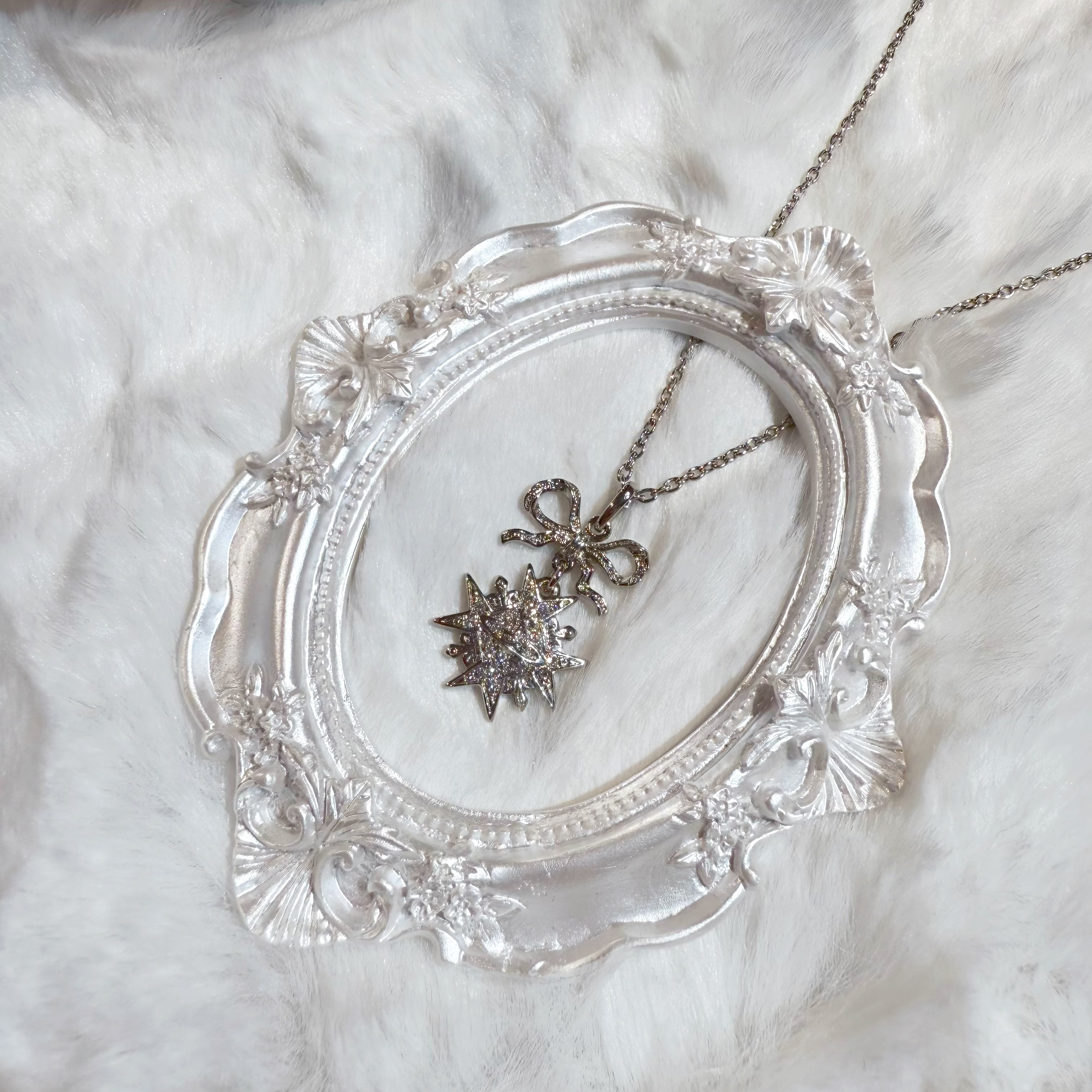 Vivienne Westwood necklace snow