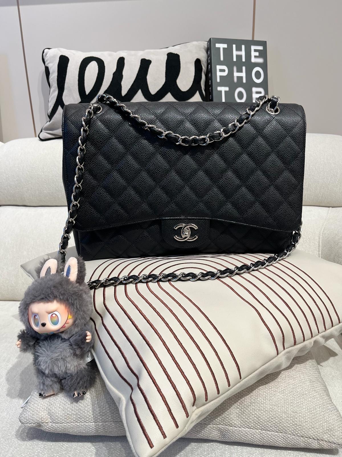 Chanel classic flap 33cm maxi jumbo 黑色荔枝牛皮銀扣100%Authentic,98%new ✅card✅防塵袋✅box
