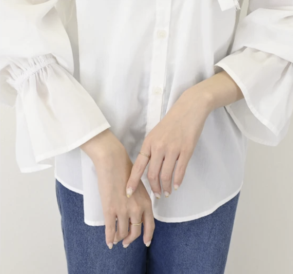 蕾絲領口糖果袖襯衫 - 2026 流行穿搭  長䄂襯衫 春夏時尚穿搭 柔軟舒適 優雅日常 易於配搭 日本直送   #JP-I-260026