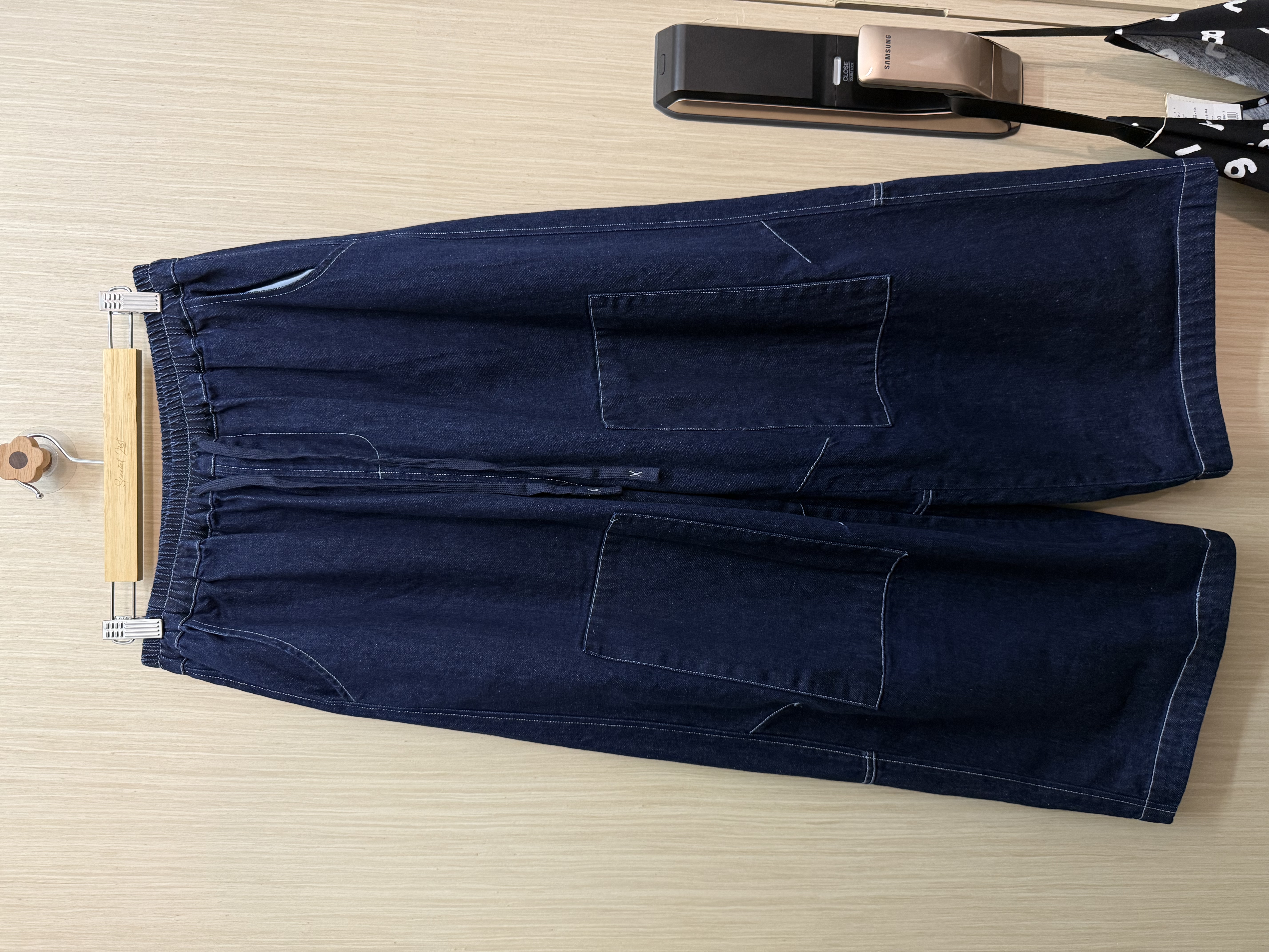 補丁直腳牛仔褲