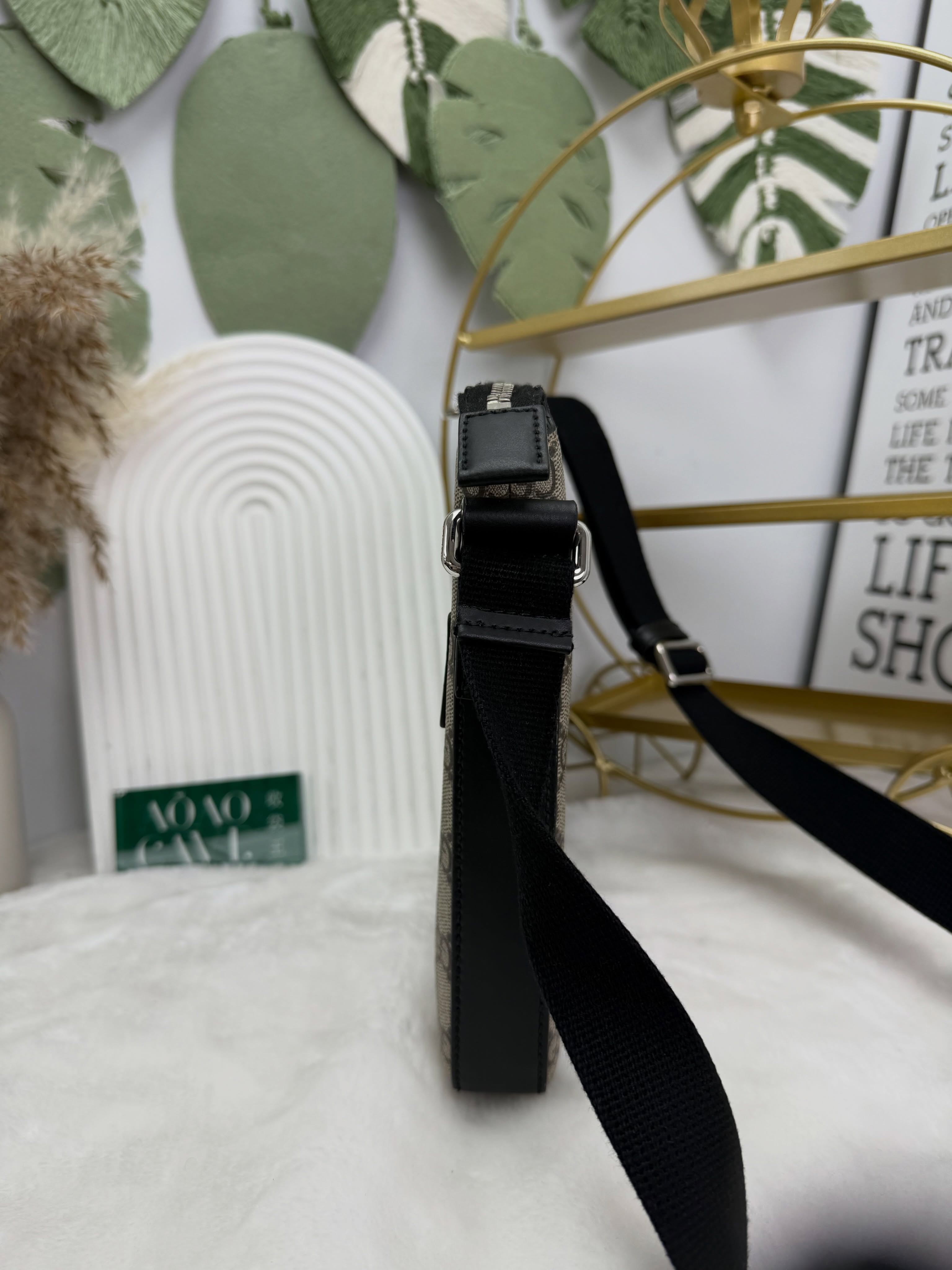 Gucci👜 PRE OWNED 🛍️老花拼黑色郵差包🤎