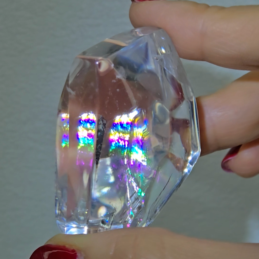 Rainbow quartz with glass-like clarity - CQ14