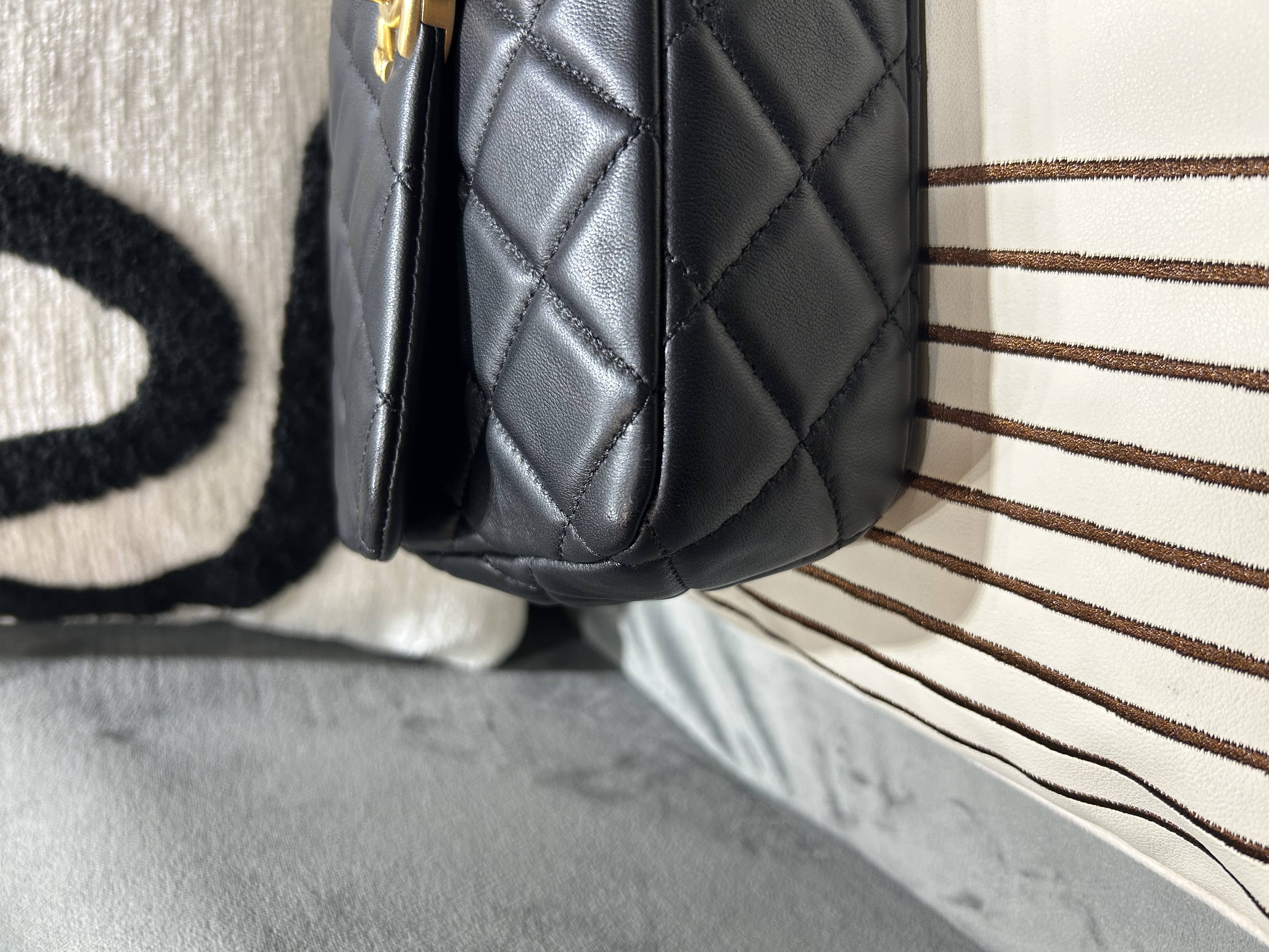 Chanel Plaid Shoulder Bag AS5353 100%Authentic, 98%new☑️收據☑️晶片☑️Dust bag☑️Box