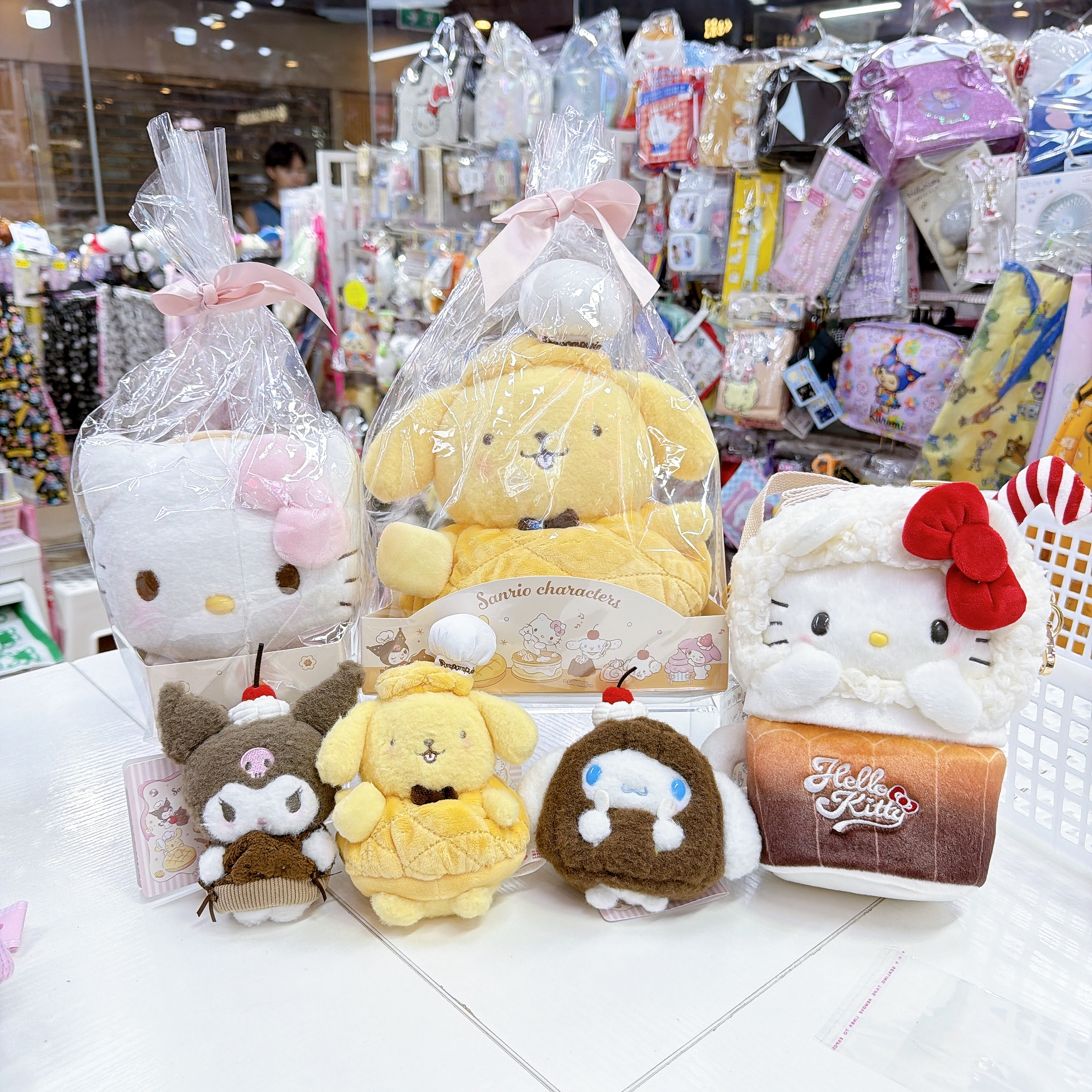 上海Sanrio限定甜點系列布甸狗Kurumi肉桂狗Kitty公仔掛飾