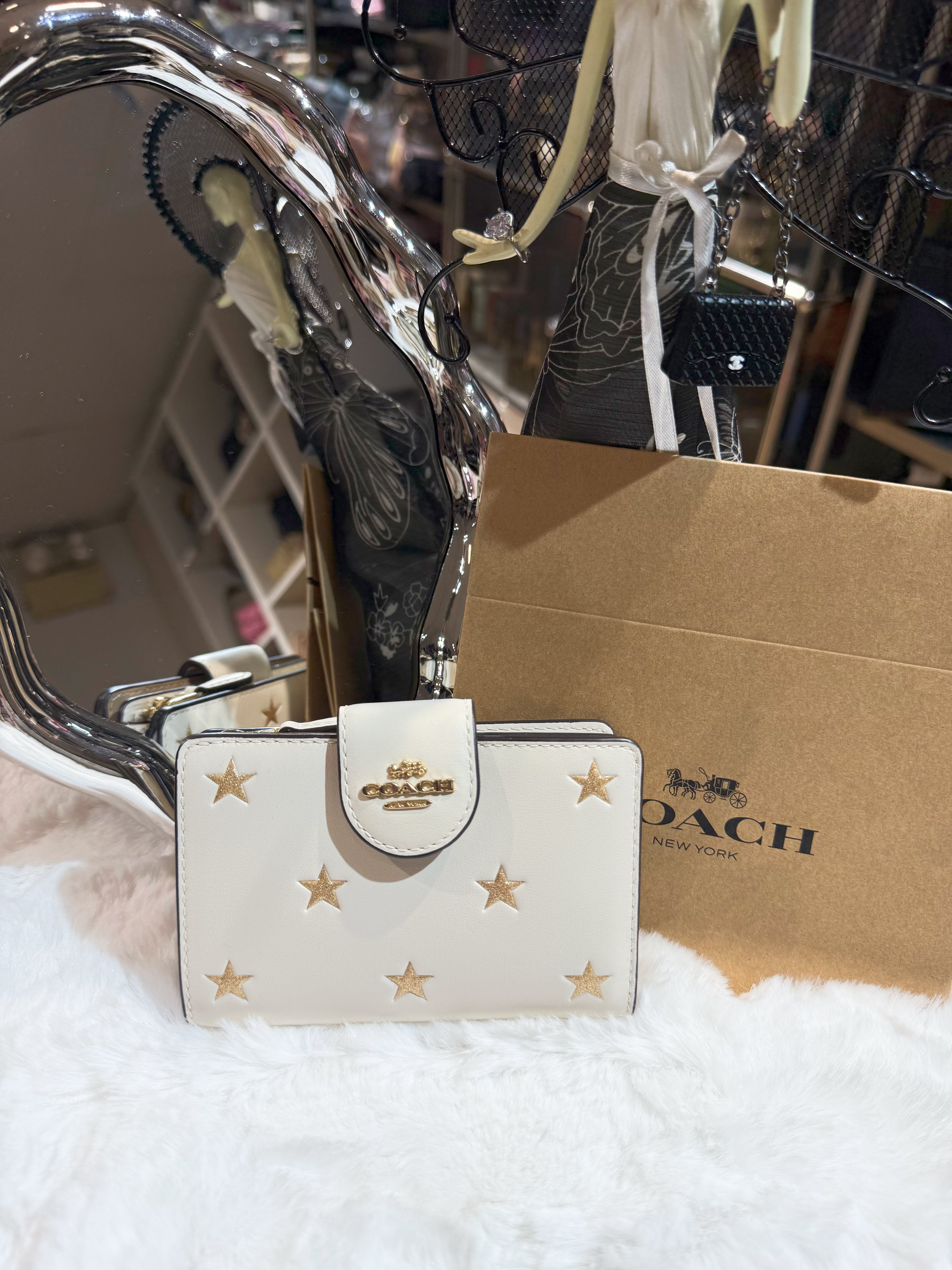 Coach medium wallet white/star