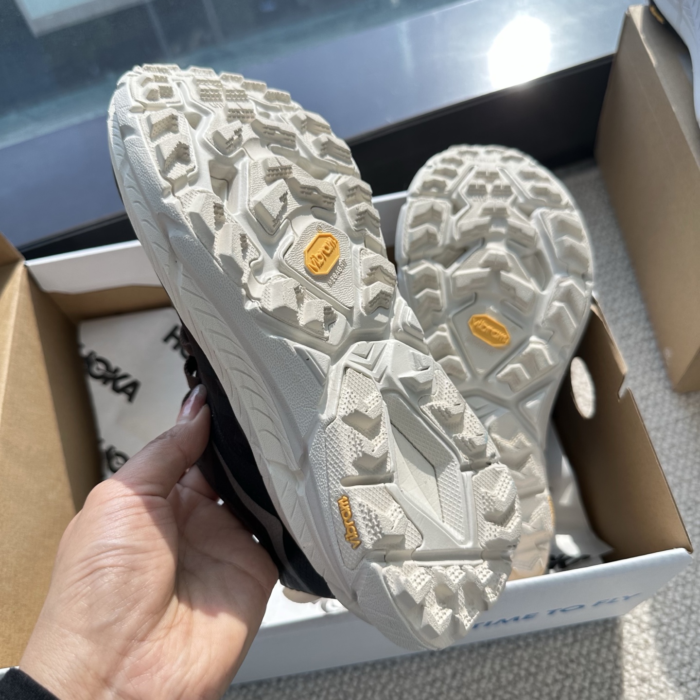 $388對。👟【HOKA 專業戶外跑鞋｜Vibram大底】✨頂級配置｜行山跑步必備✨