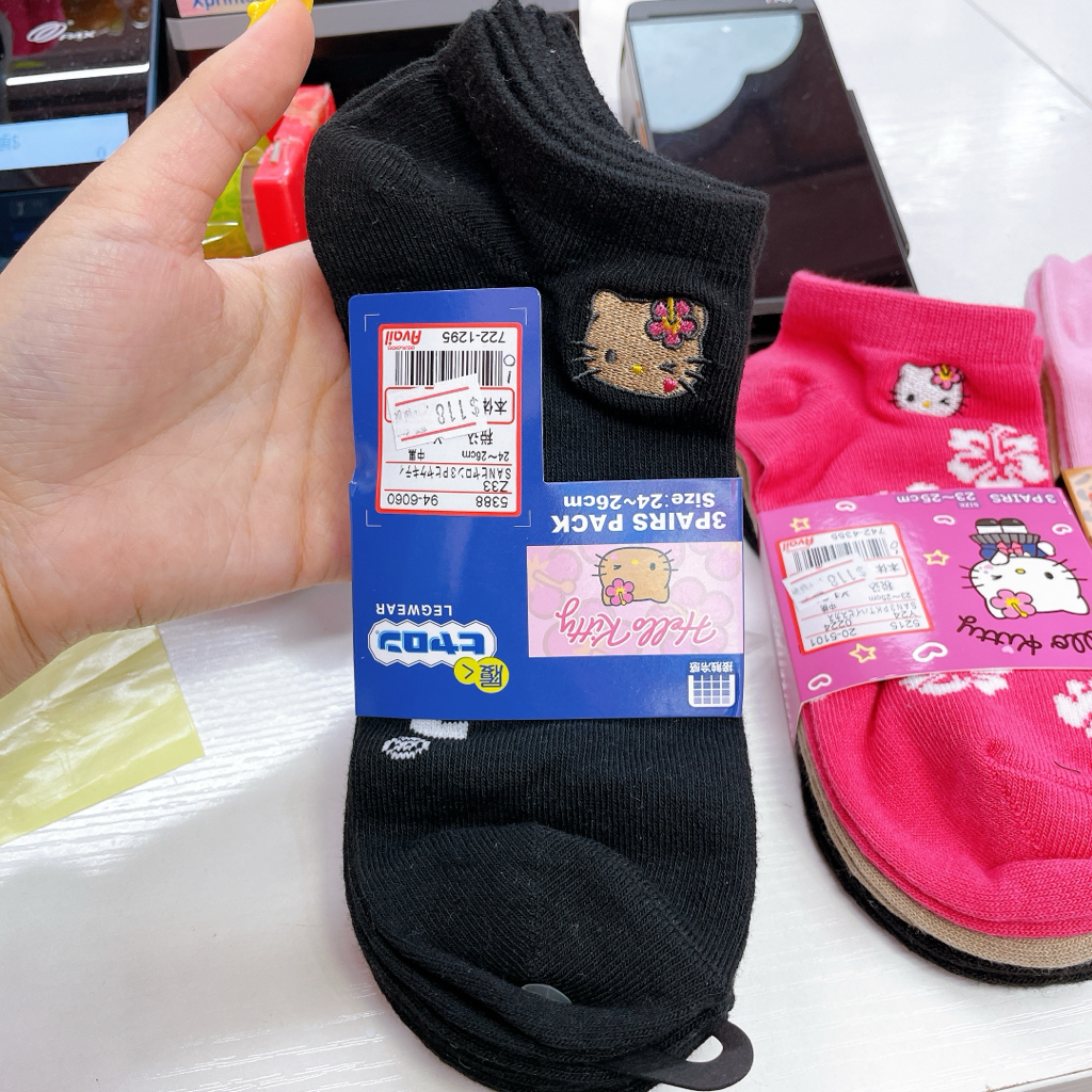 日本直送Hello Kitty一set三對短襪
