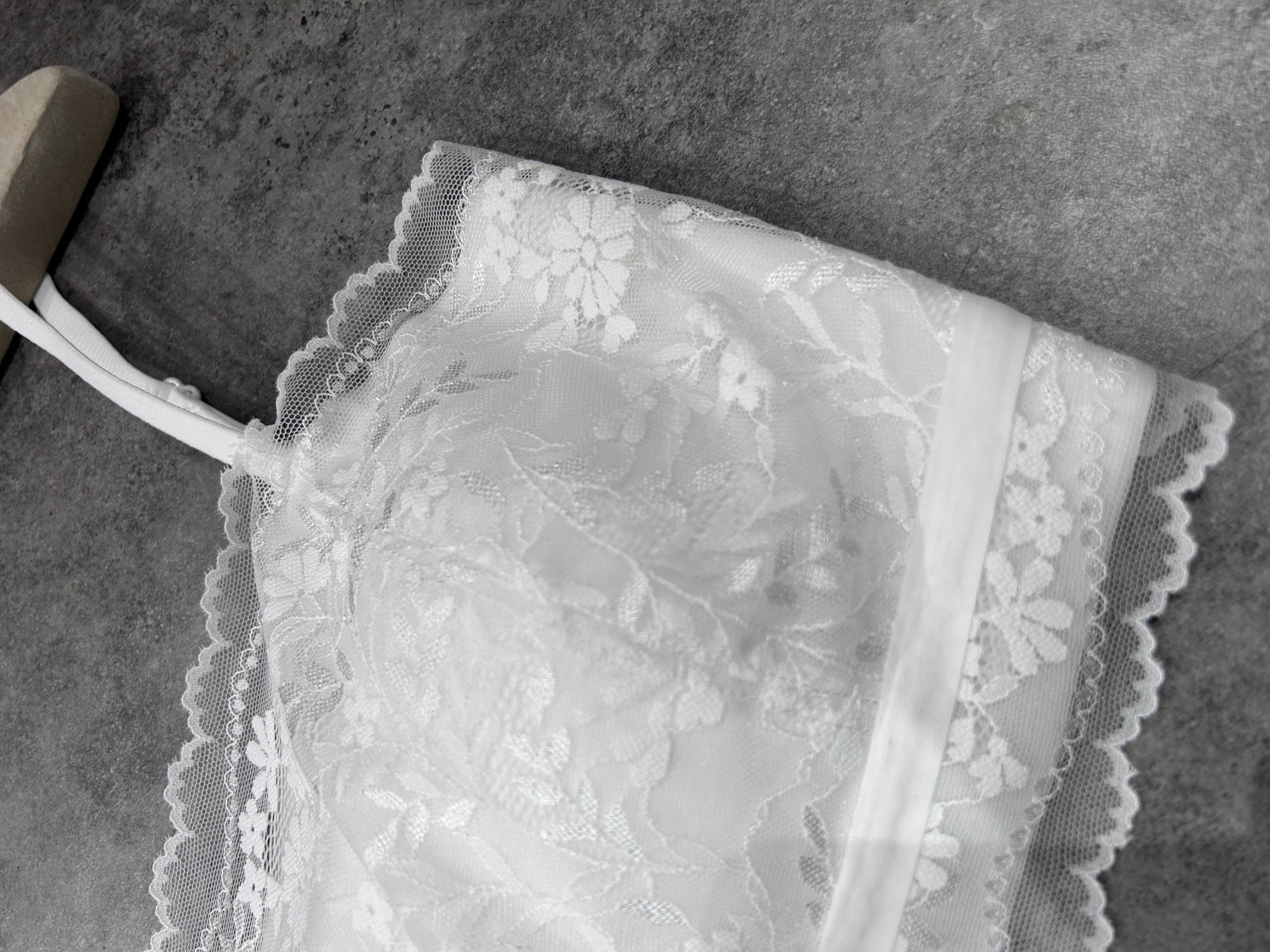 蕾絲平口吊帶背心