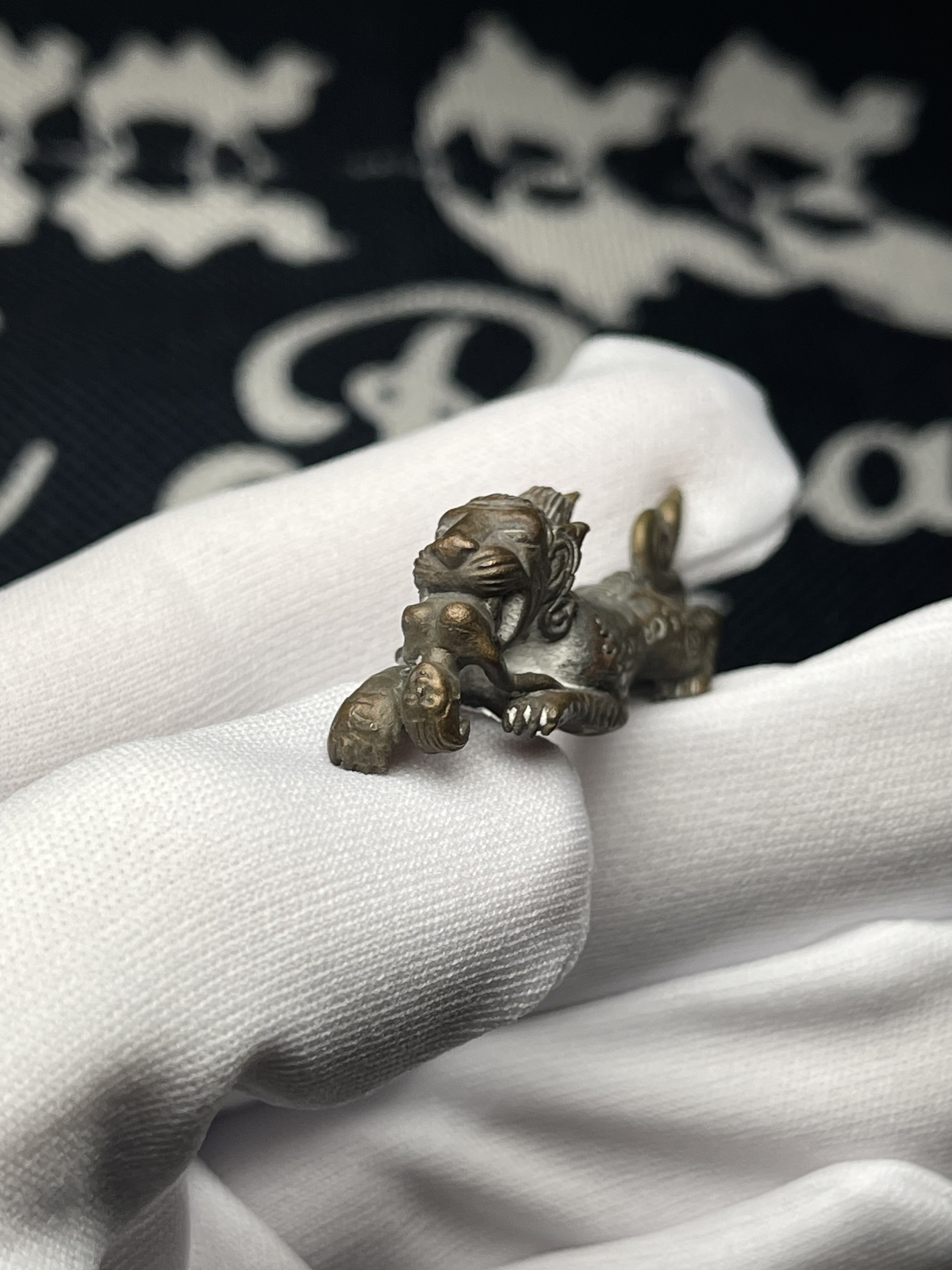 古巴旁蝕  佛曆2559  第三期  捨贏｜純聖料金屬版本｜僅製125尊｜附原裝廟盒｜光學級高透防水殼