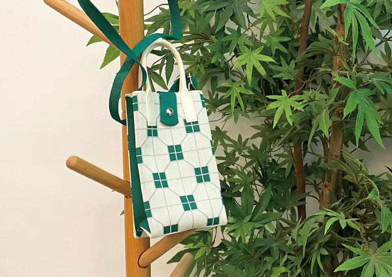 針織斜孭袋-經典磚紋