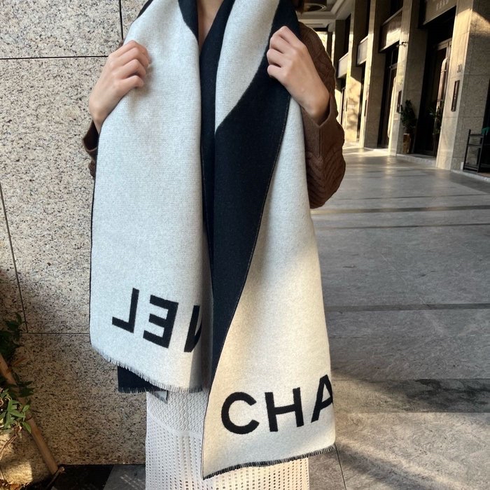 名牌Chanel 爆款黑白大CC logo 雙面Cashmere圍巾披肩現金價（其他支付方式須另加手續費）