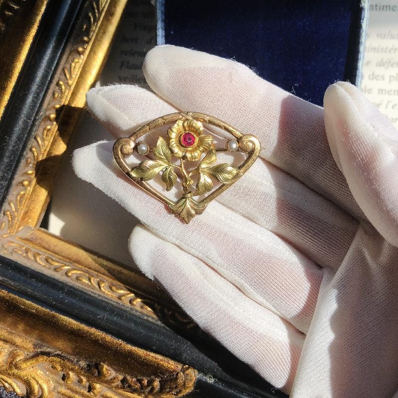 Antique Late Victorian Ruby Rhinestone & Faux Pearl Two-Tone Gold Filled Floral Dainty Brooch(MZ098)