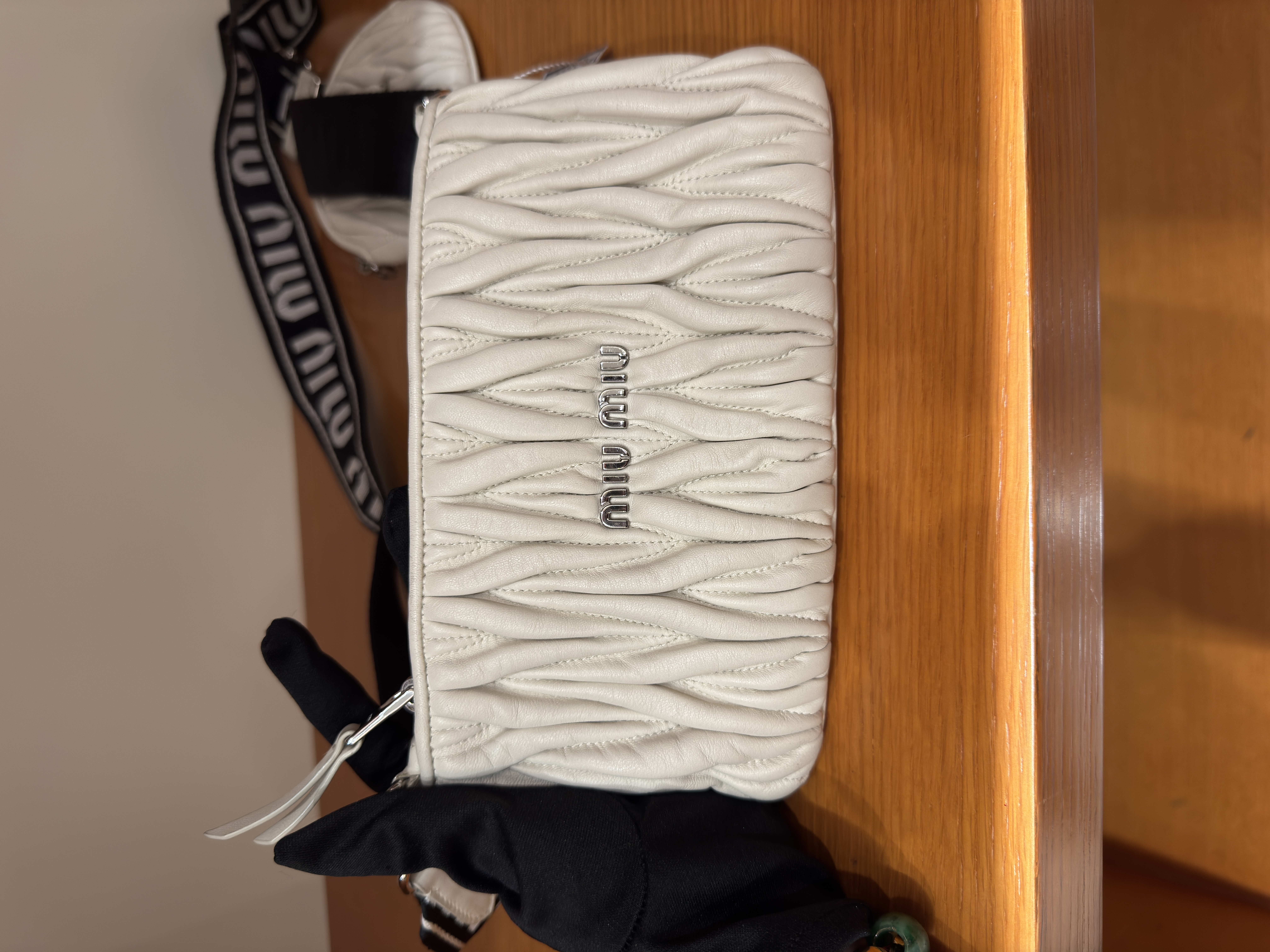 直播貨品 |  [1個-$100 2個-$300］HH15