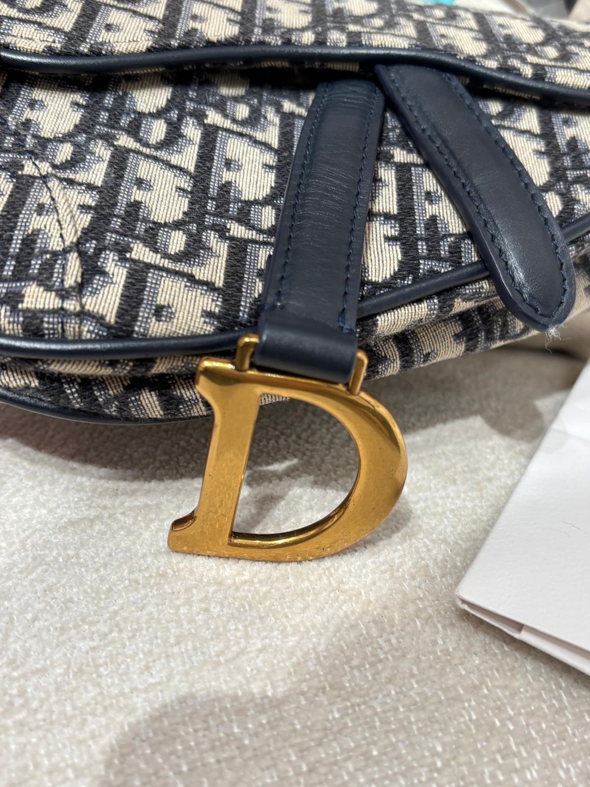 Dior saddle mini Shoulder bag 100%Authentic,95%new ✅收據✅ certificate ✅dust bag