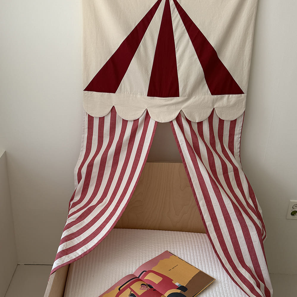 Circus door curtain - Red