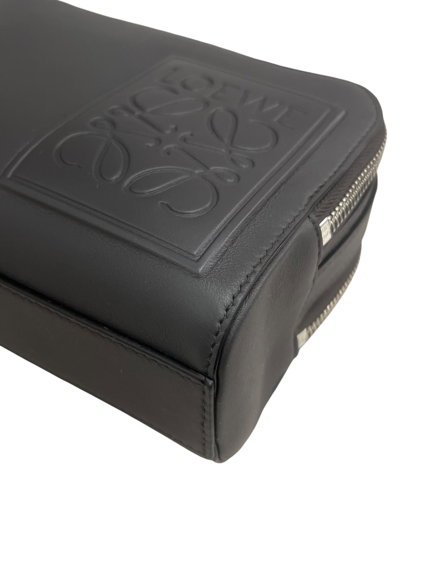 Pre-owned LOEWE Mini Camera Bag / Product Code: 072803