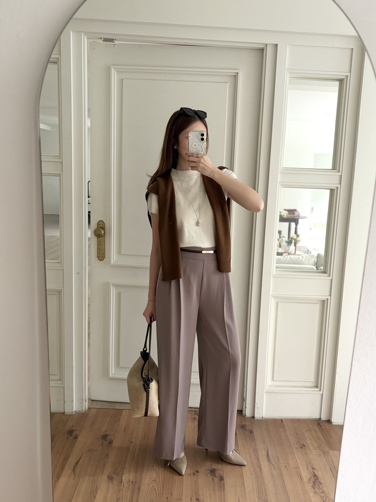Charlyne Seamless-Front Slacks (Khaki Beige)