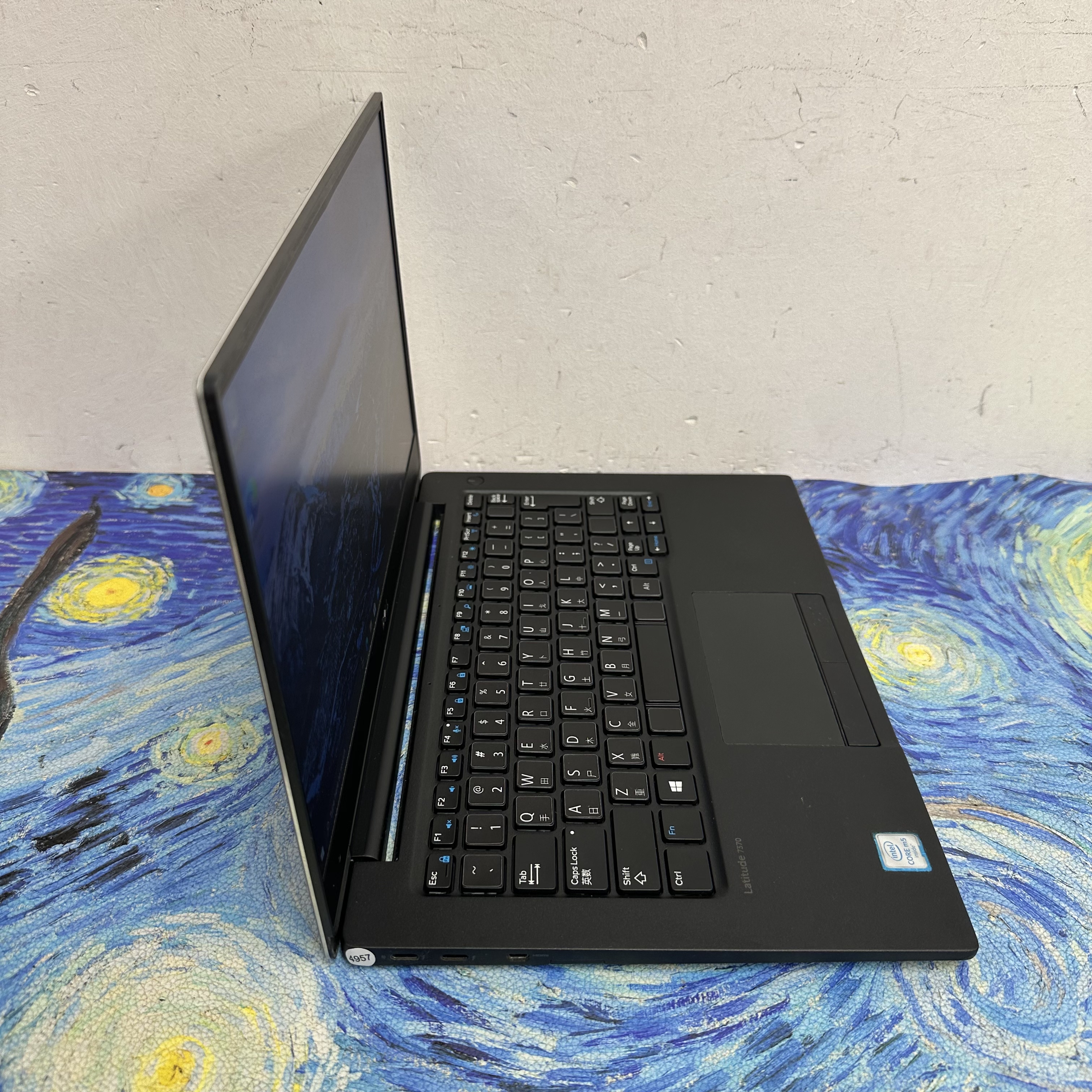 (超抵用DELL 文書機) Dell Latitude m5-6Y54/8GB Ram/256GB SSD/ 超薄機身/LED鍵盤/Ultrabook / Notebook / Laptop / PC / Movie / Netflix / Win10 / 文書 / Office