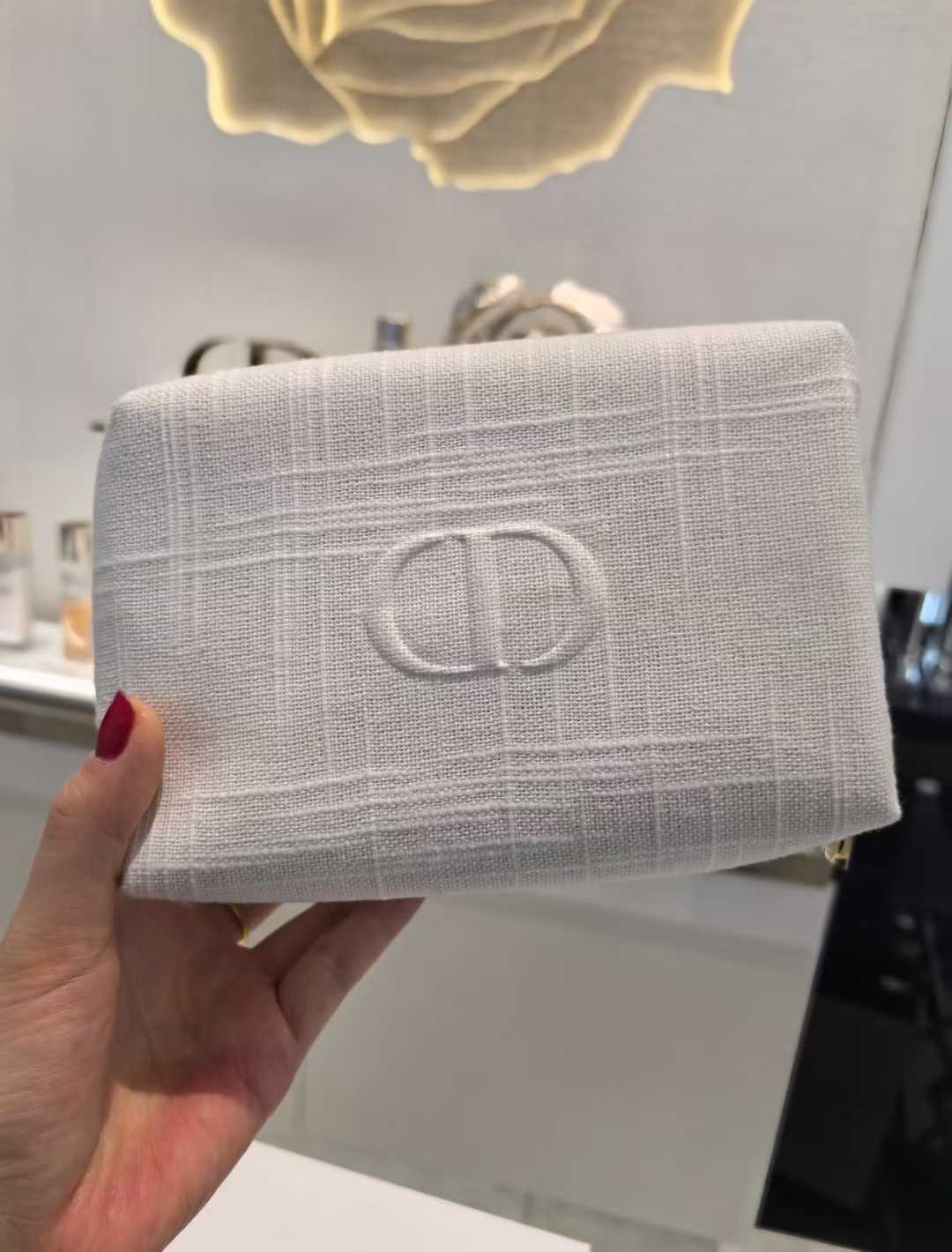 新贈品 💯 DIOR 🤍 白色亞麻豆腐包化妝包