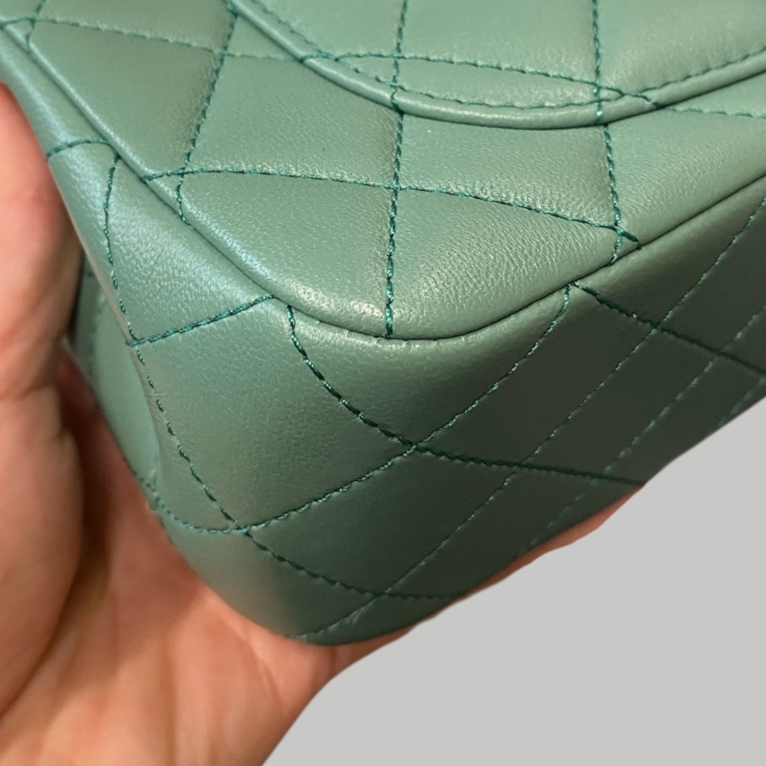 Chanel Lambskin 金球