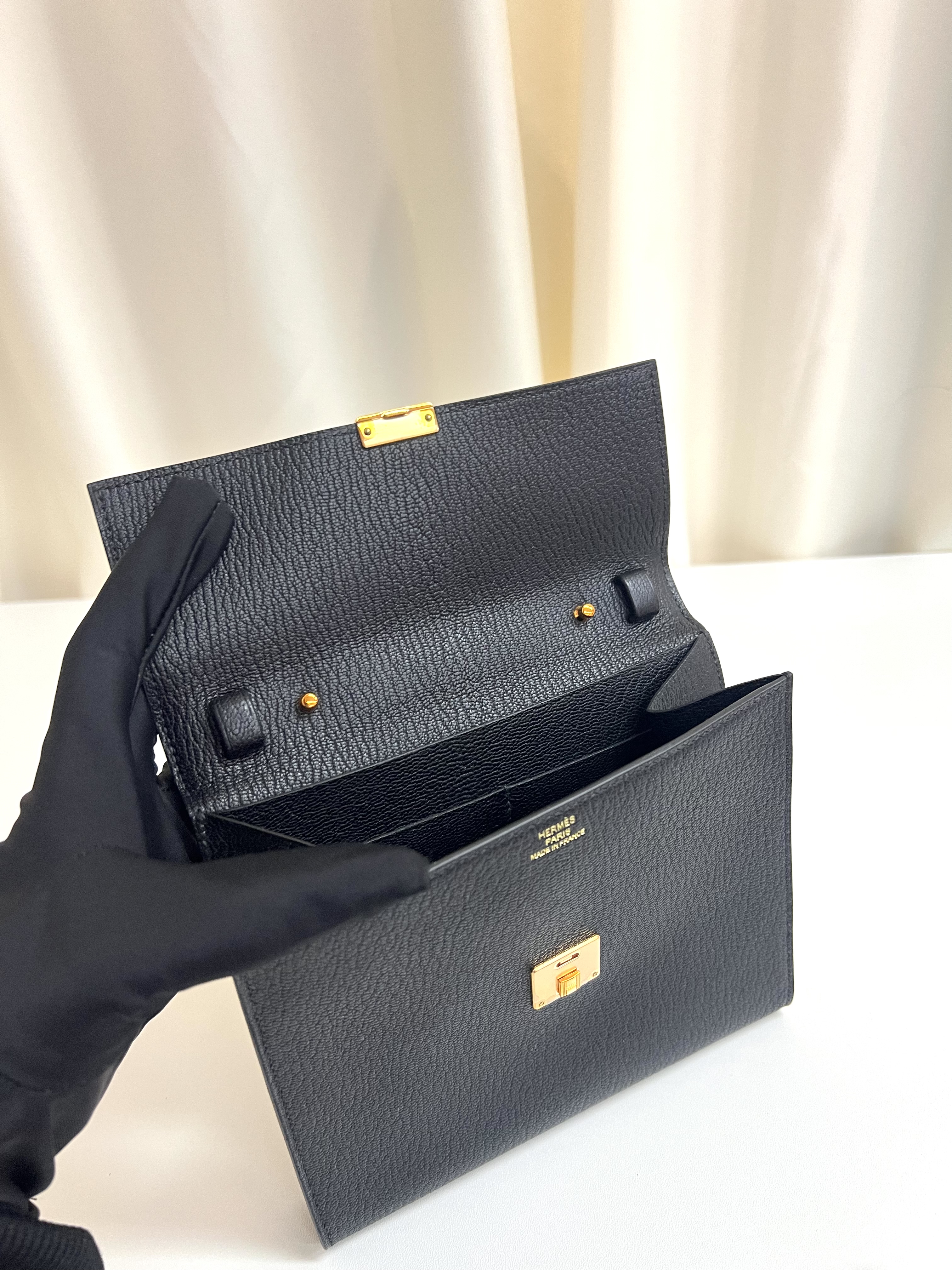 Pre-owned Hermès Chevre Mysore Clic 16 wallet/ Stamp Z/ Product Code: 26013002