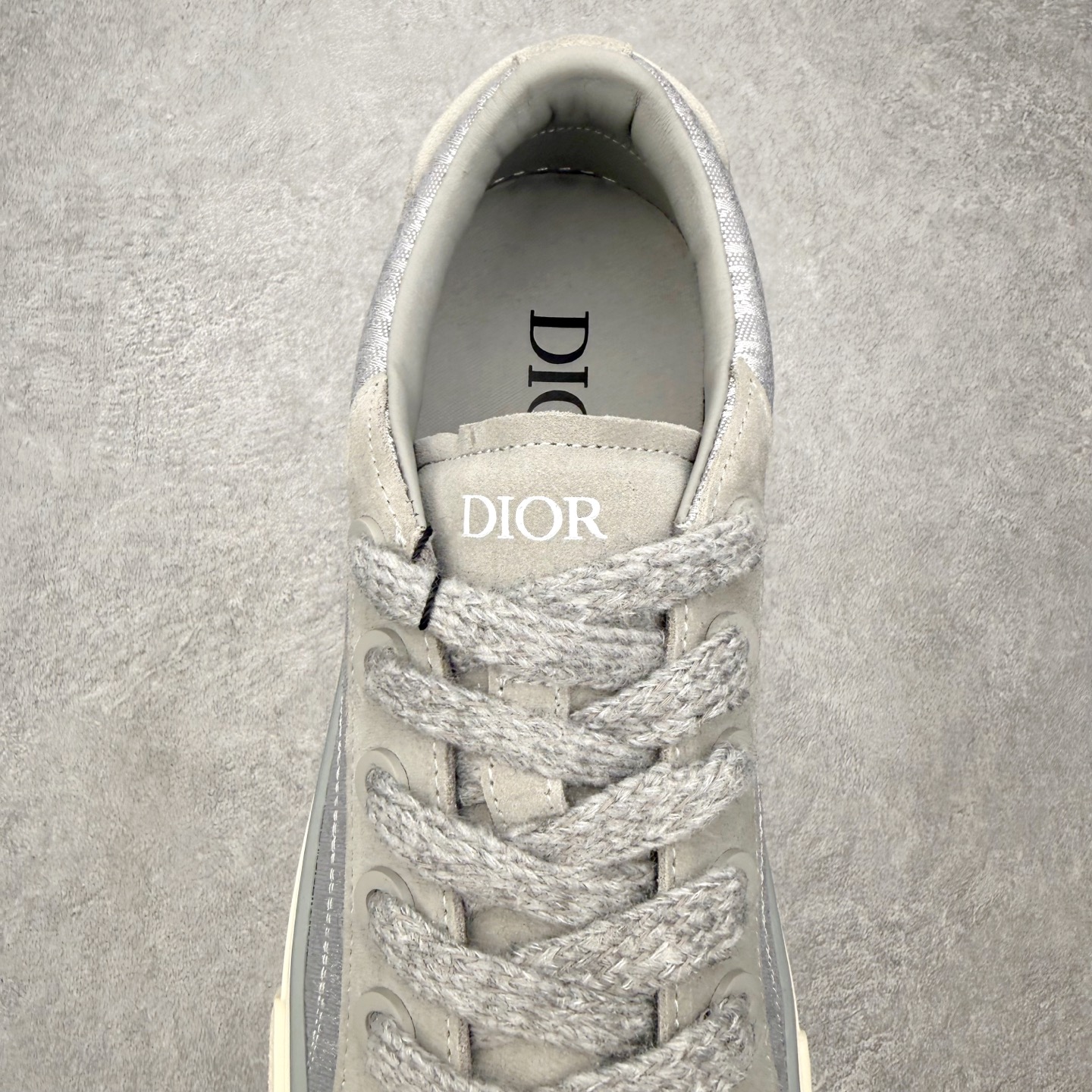 Dior B33