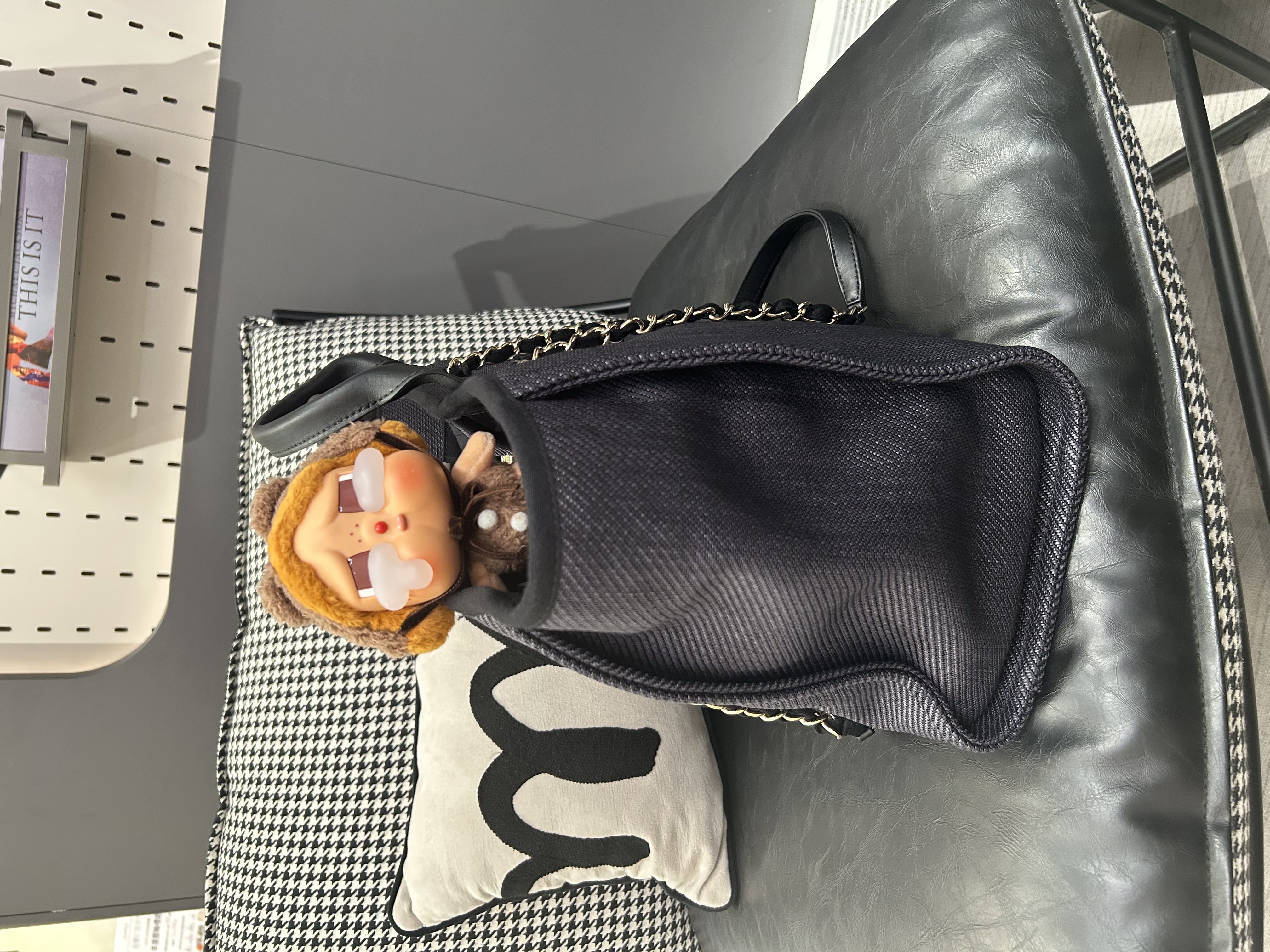 Chanel Deauville tote bag  100%Authentic, 98%new ✅香港專門店收據✅card✅dust bag✅box