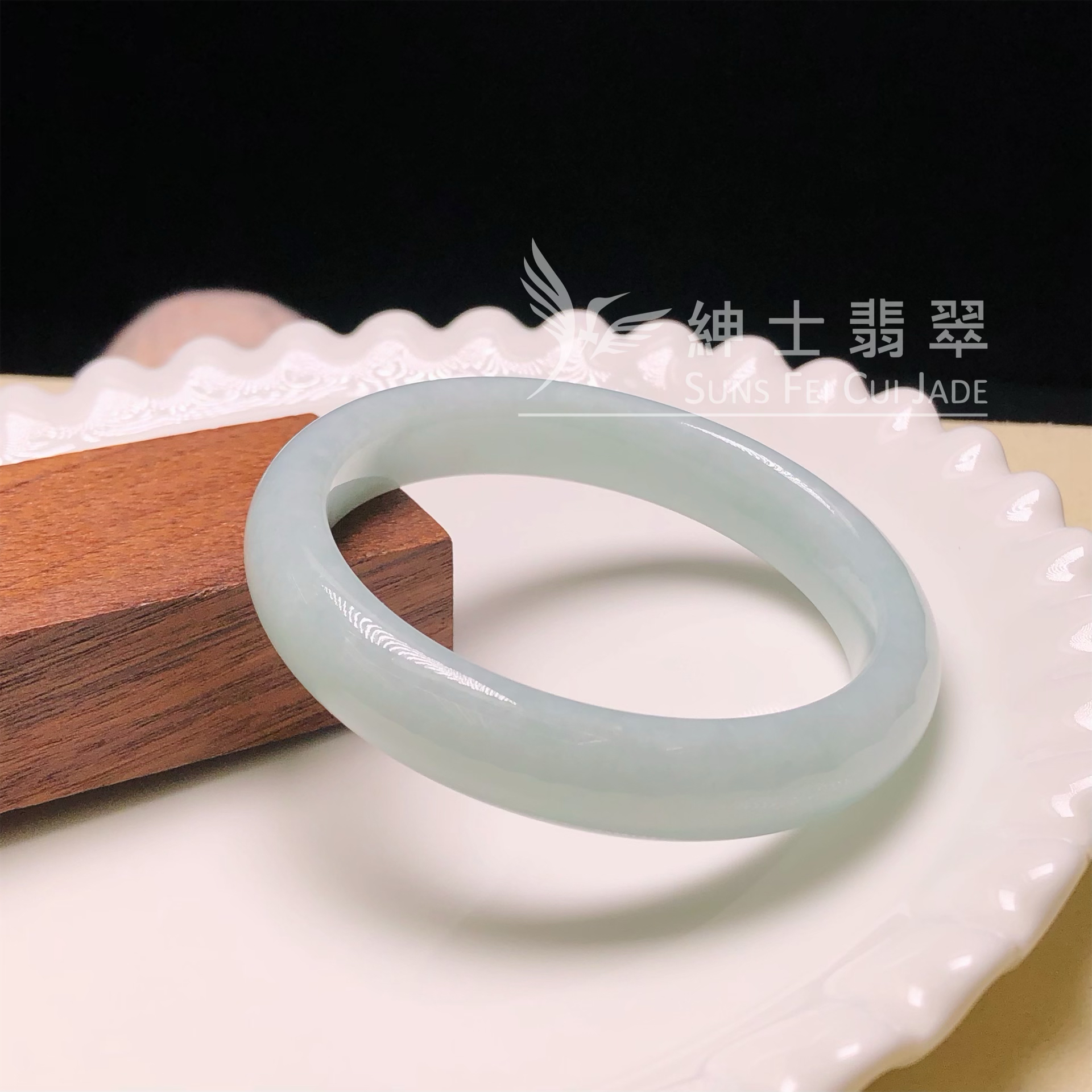 C03284 擺三橋蘋果綠福鐲50.9mm