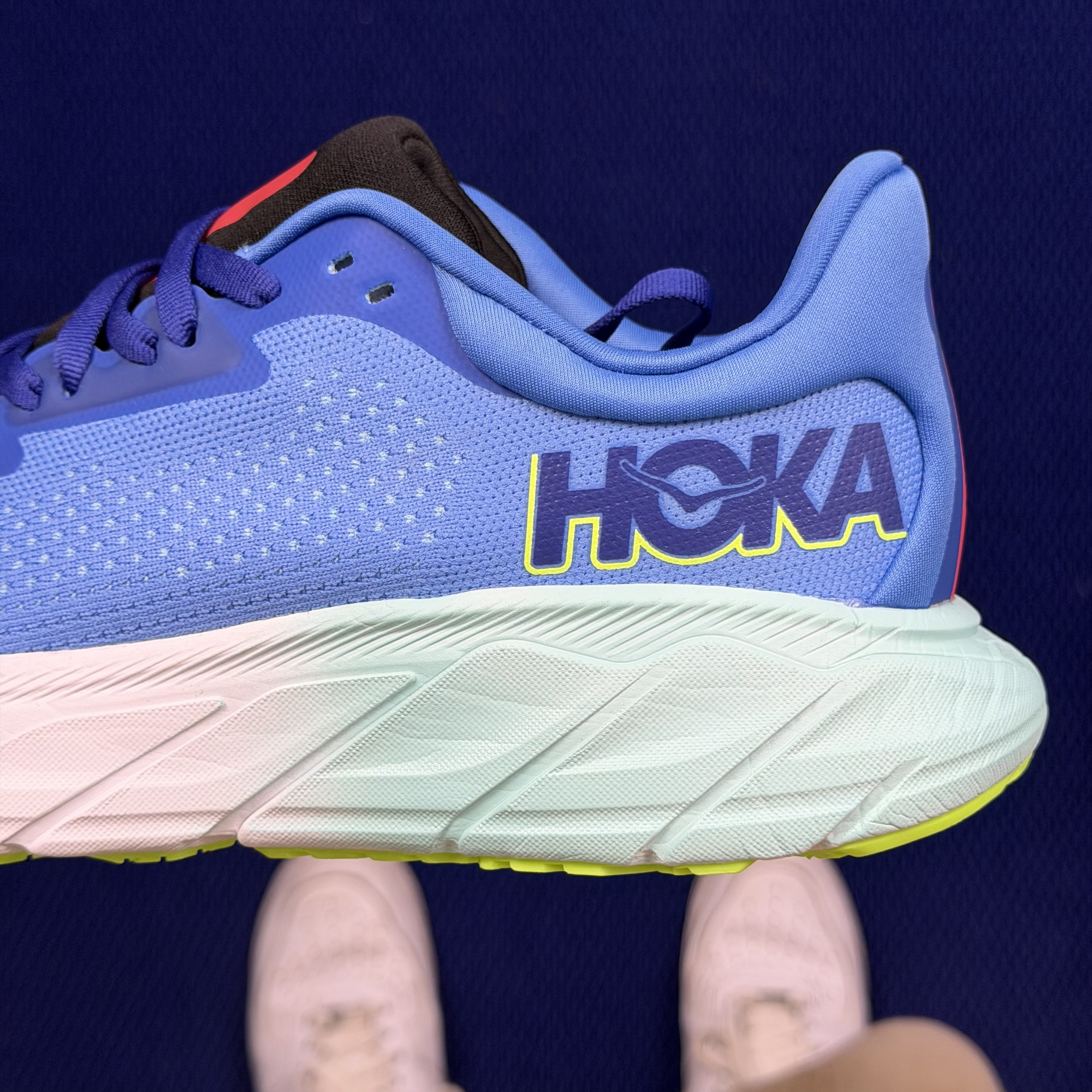 Hoka One One Arahi 7