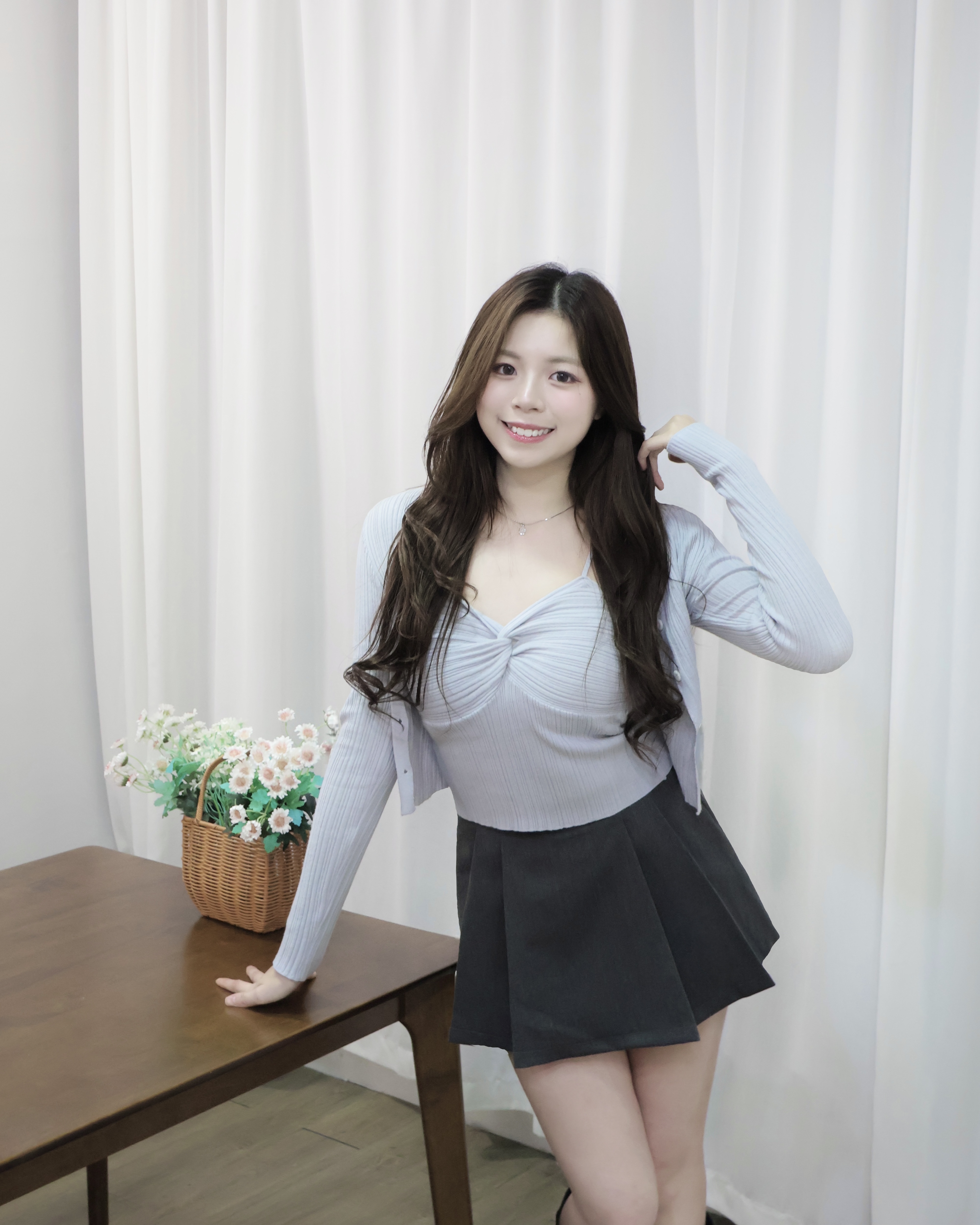  【🔥小胸女恩物♡～小心機扭結設計～顯身材直紋套裝🩵】 Love More Twist Crop Top Set(兩色入)