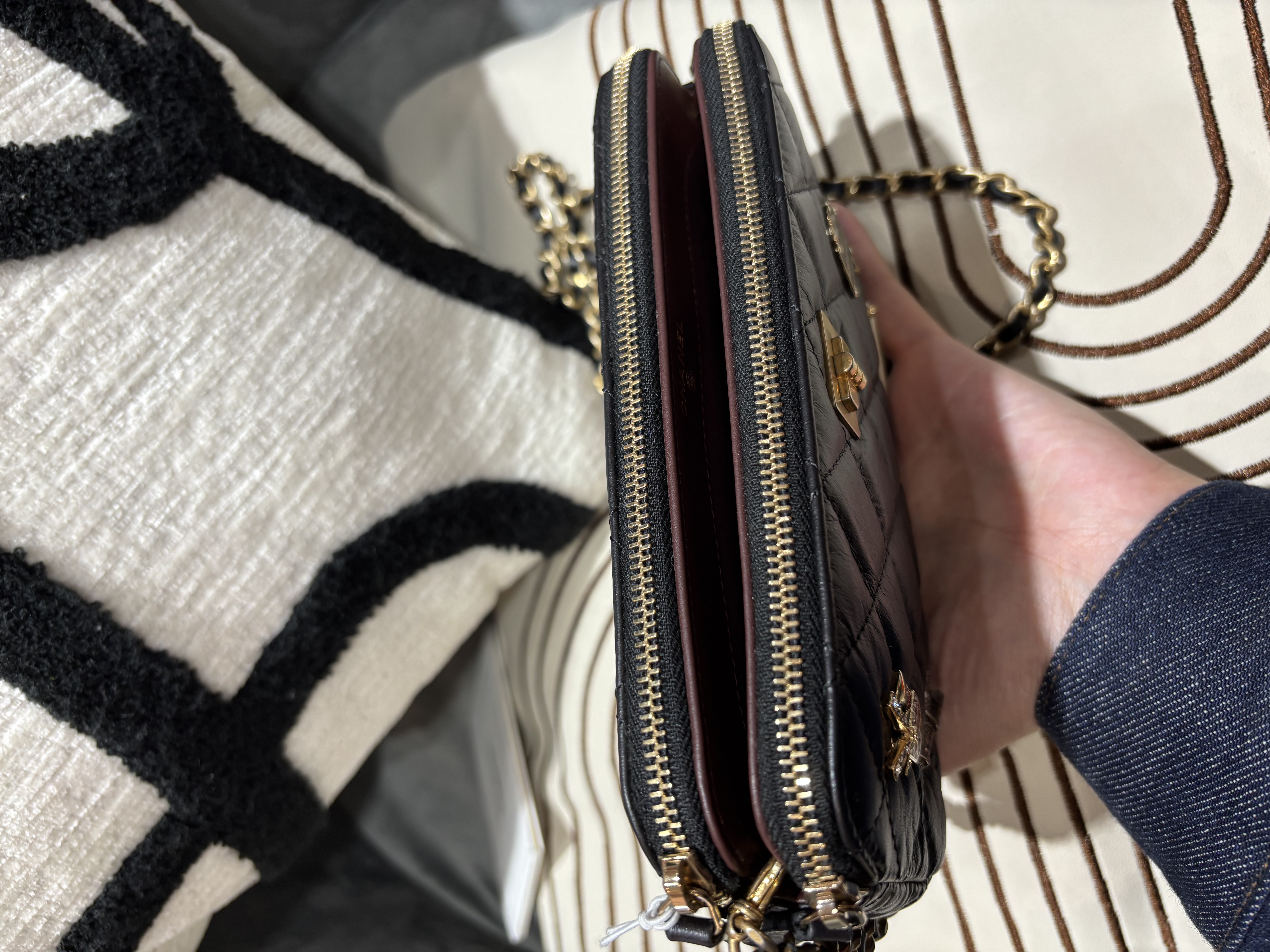 Chanel Double Zip Clutch With Chain Black Quilted Aged Calfskin Lucky Charms 2.55 Reissue Gold Hardware 100%Authentic ,98%new ✅25card ✅box