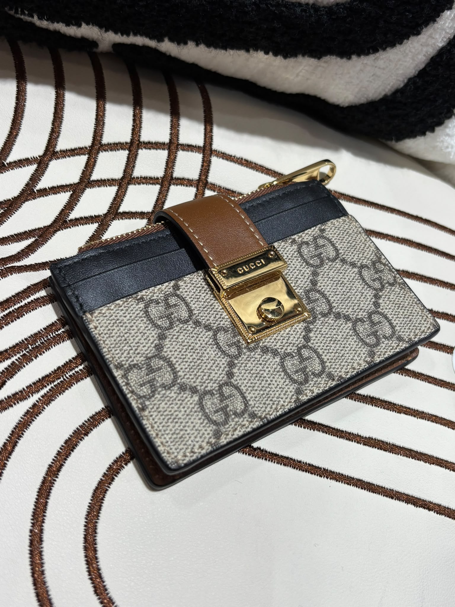 Gucci interlocking card holder 658228 100%Authentic,98%new ✅box 