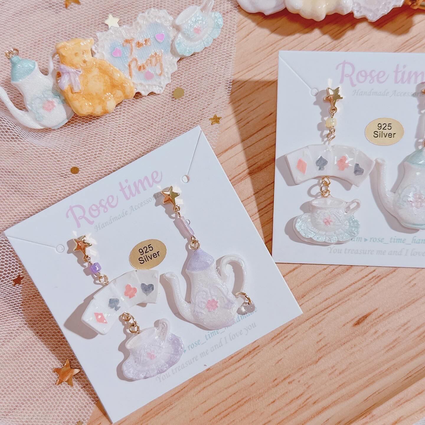 ᴿᵒˢᵉ ᵗⁱᵐᵉ ʰᵃⁿᵈᵐᵃᵈᵉ7️⃣週年 #3月31日-4月2日半價飾物 🈹  愛麗絲甜甜下午茶系列 耳環 兩色入🩵🩷