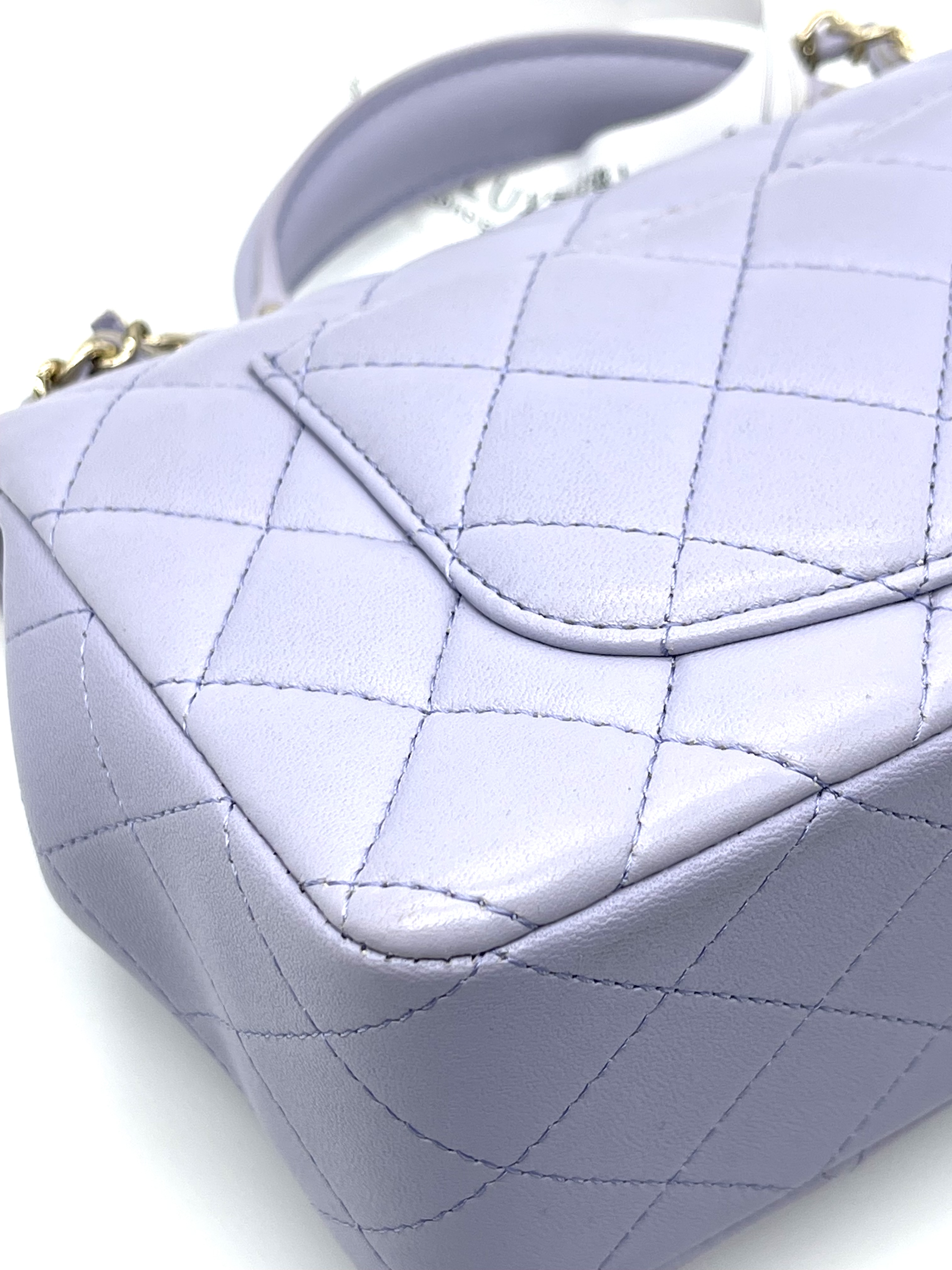 Pre-owned Chanel Mini flap / Product Code: 26032303