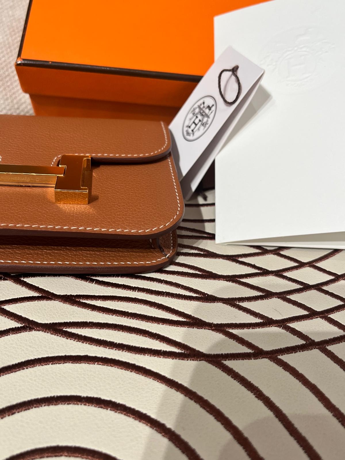 未使用品 Hermes Constance Slim Wallet Stamp Z Gold/Gold 100%Authentic, Unused未使用品✅收據✅Box