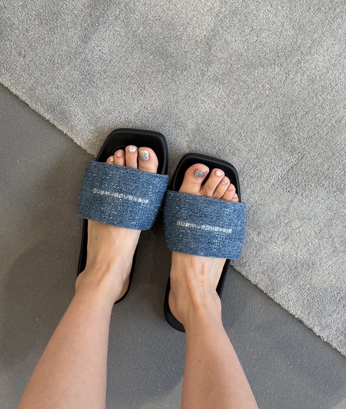 限時優惠✨新款🆕訂貨🍒Alexander Wang 閃石拖鞋 Size 35 36 37 38 39 41