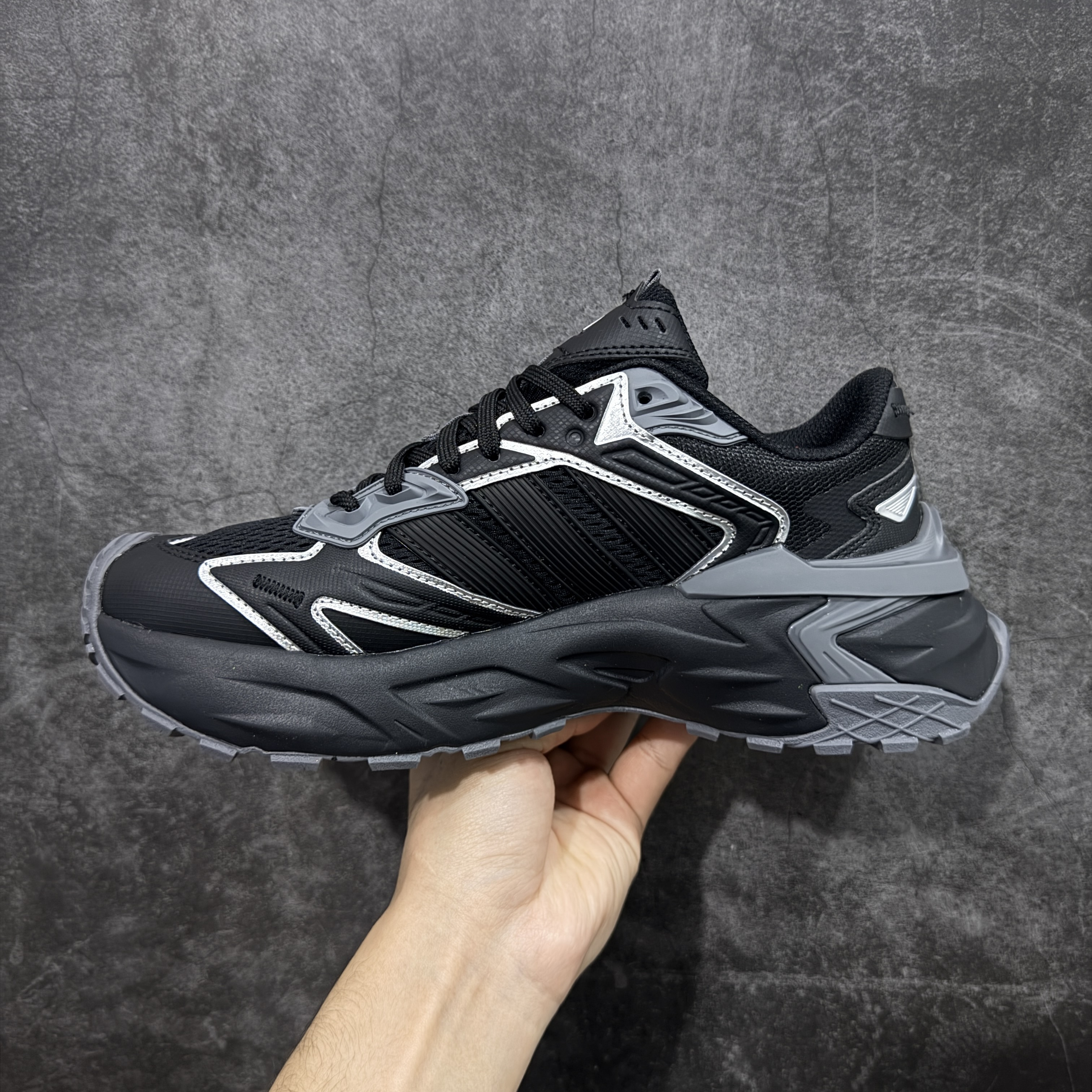 Adidas XLG Storm Edge JQ1666