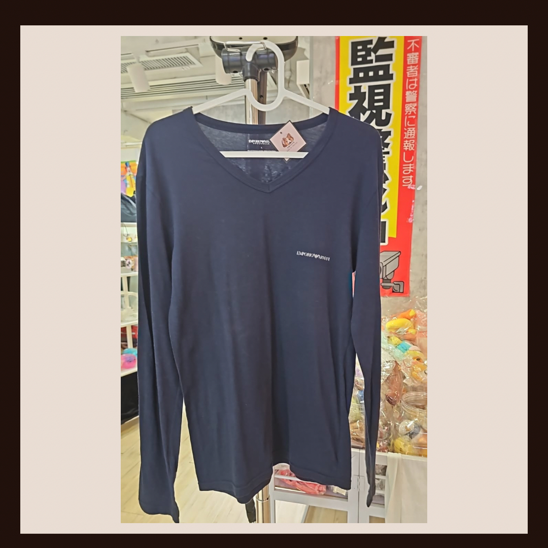 💎 極致深藍 Emporio Armani 經典 V 領長袖衫