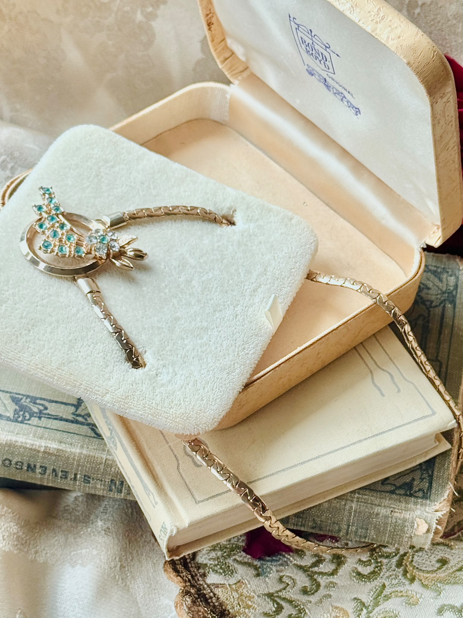 Vintage 1950s Aqua Blue Floral Necklace - With or without box(MT2620)