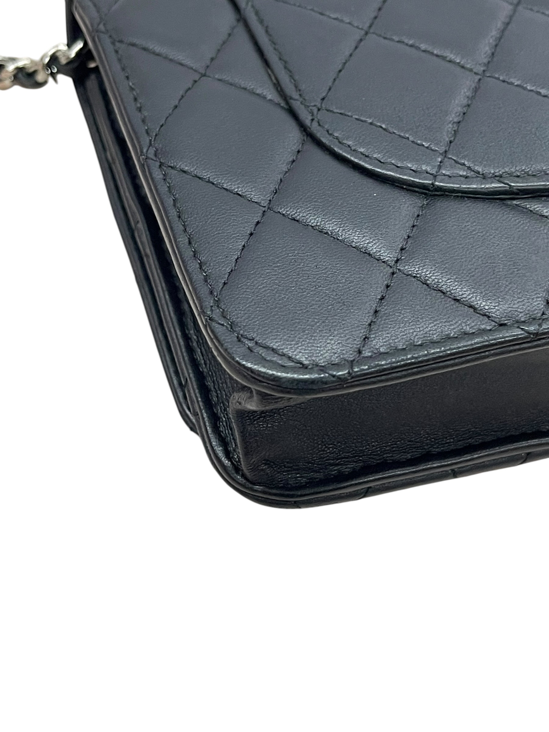 Pre-owned Chanel Classic Wallet on Chain / Product Code: 081701