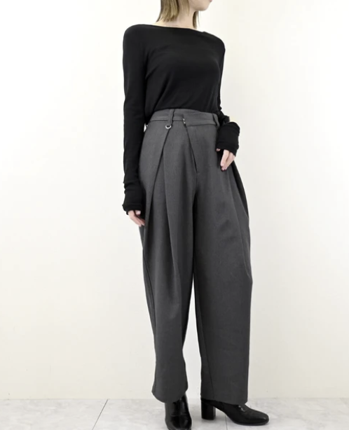 不對稱腰部褶襉長褲 - 2026 流行穿搭  女士長褲 獨特設計 春季時尚穿搭 成人休閒 日常穿搭 易於配搭 日本直送   #JP-I-260021