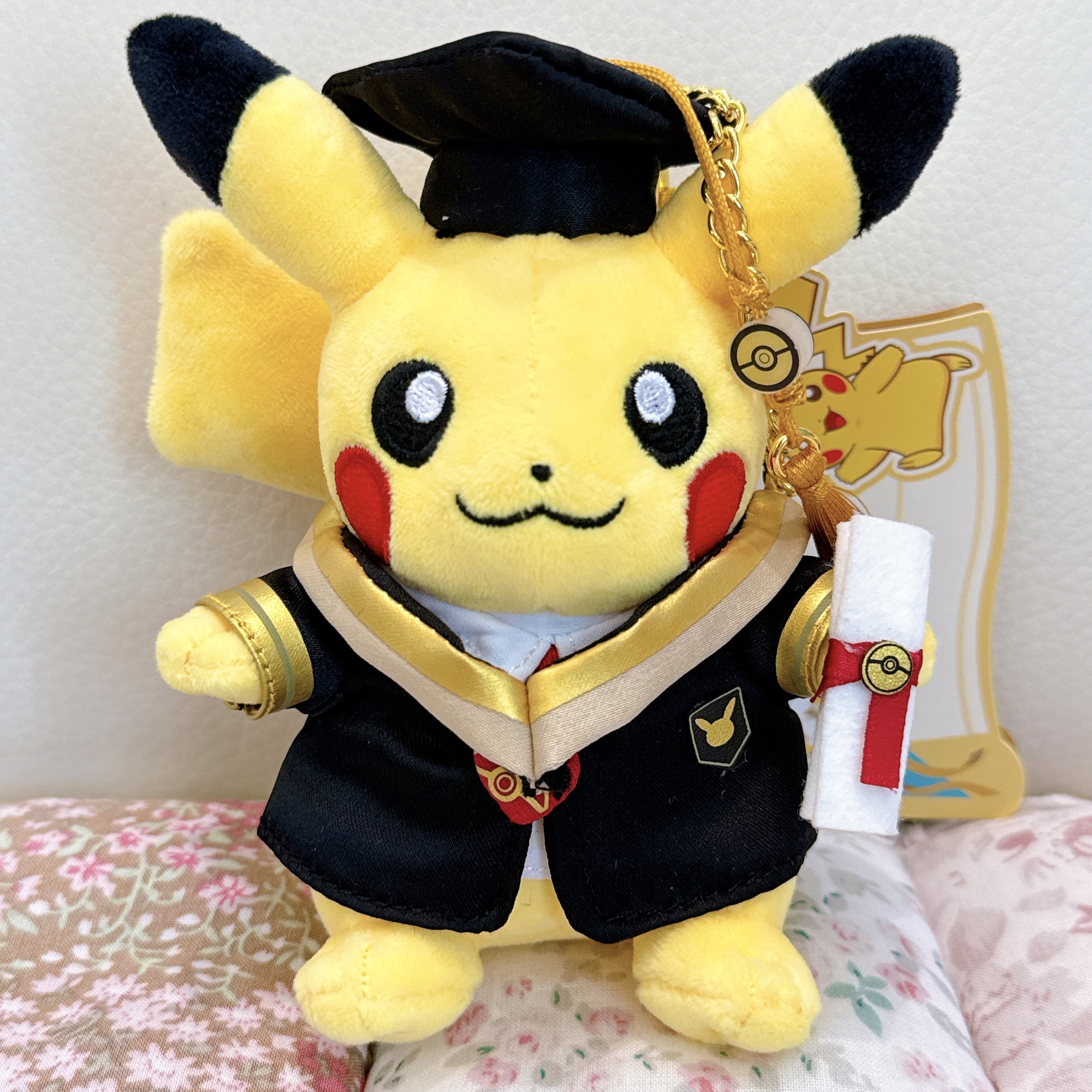 上海Pokemon Center限定比卡超畢業公仔/掛飾