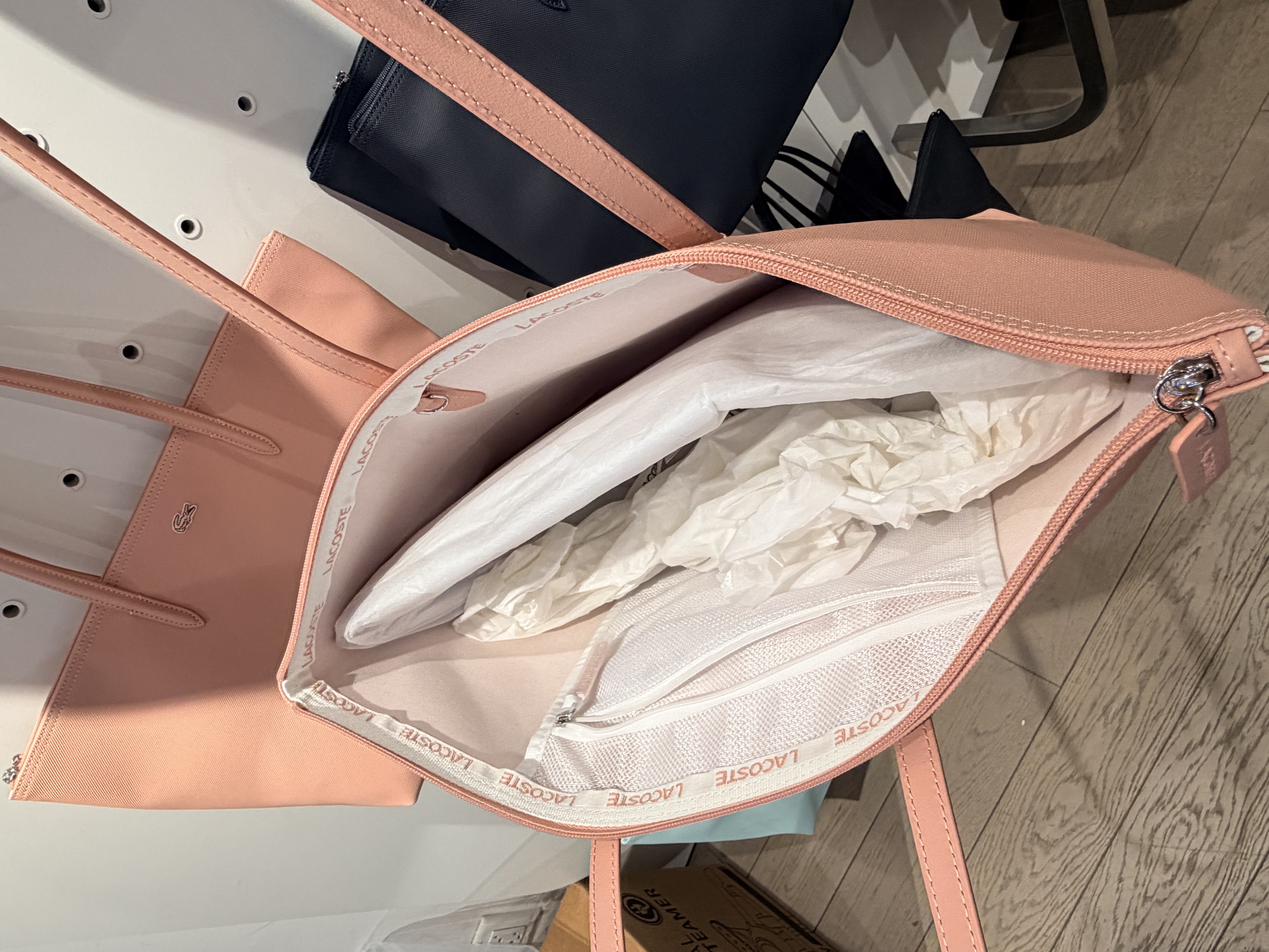 LACOSTE 防潑水Tote 袋