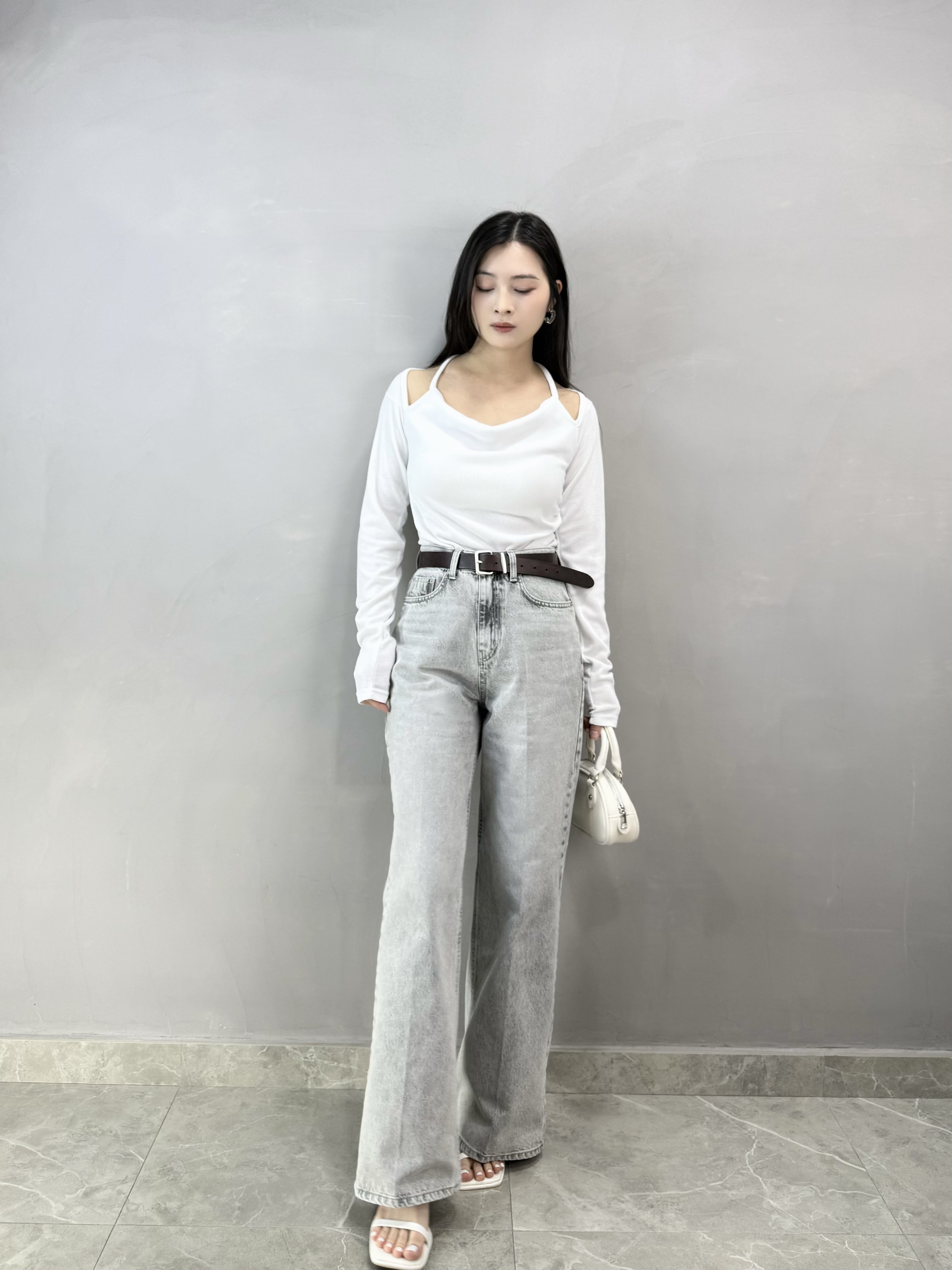 I77 洗水灰直腳牛仔褲